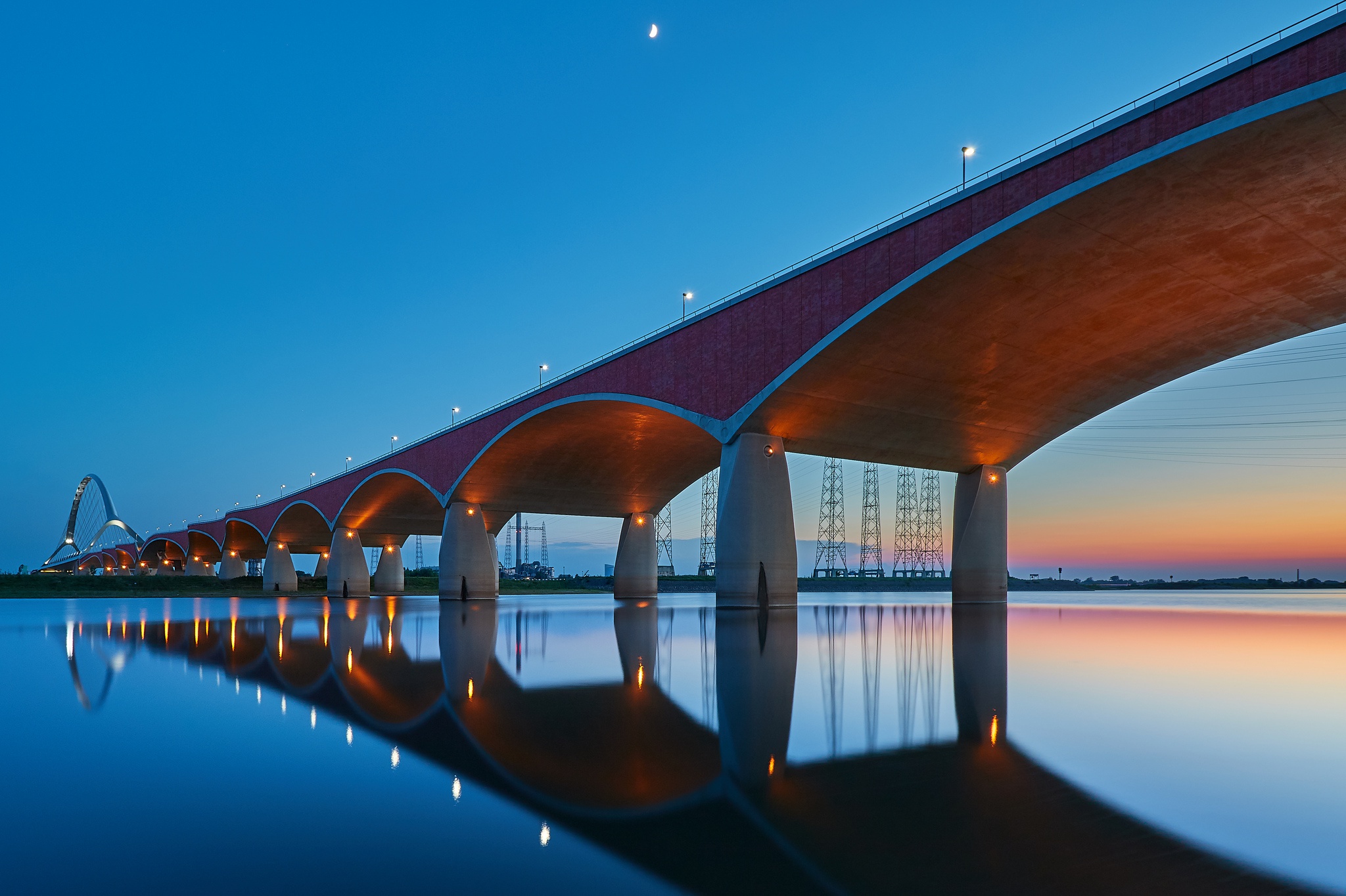 Descarga gratuita de fondo de pantalla para móvil de Puentes, Noche, Puente, Hecho Por El Hombre, Reflejo.