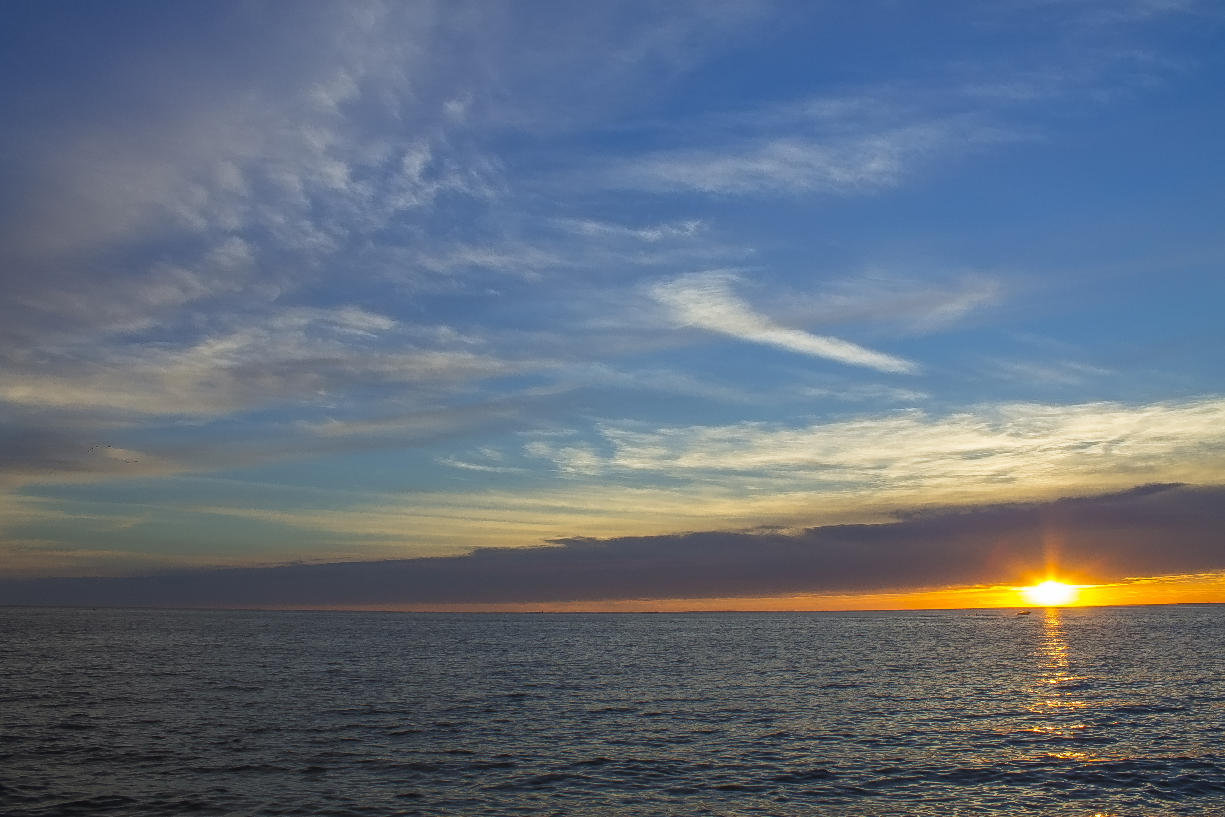 Handy-Wallpaper Clouds, Horizont, Sunset, Sky, Natur, Sea kostenlos herunterladen.