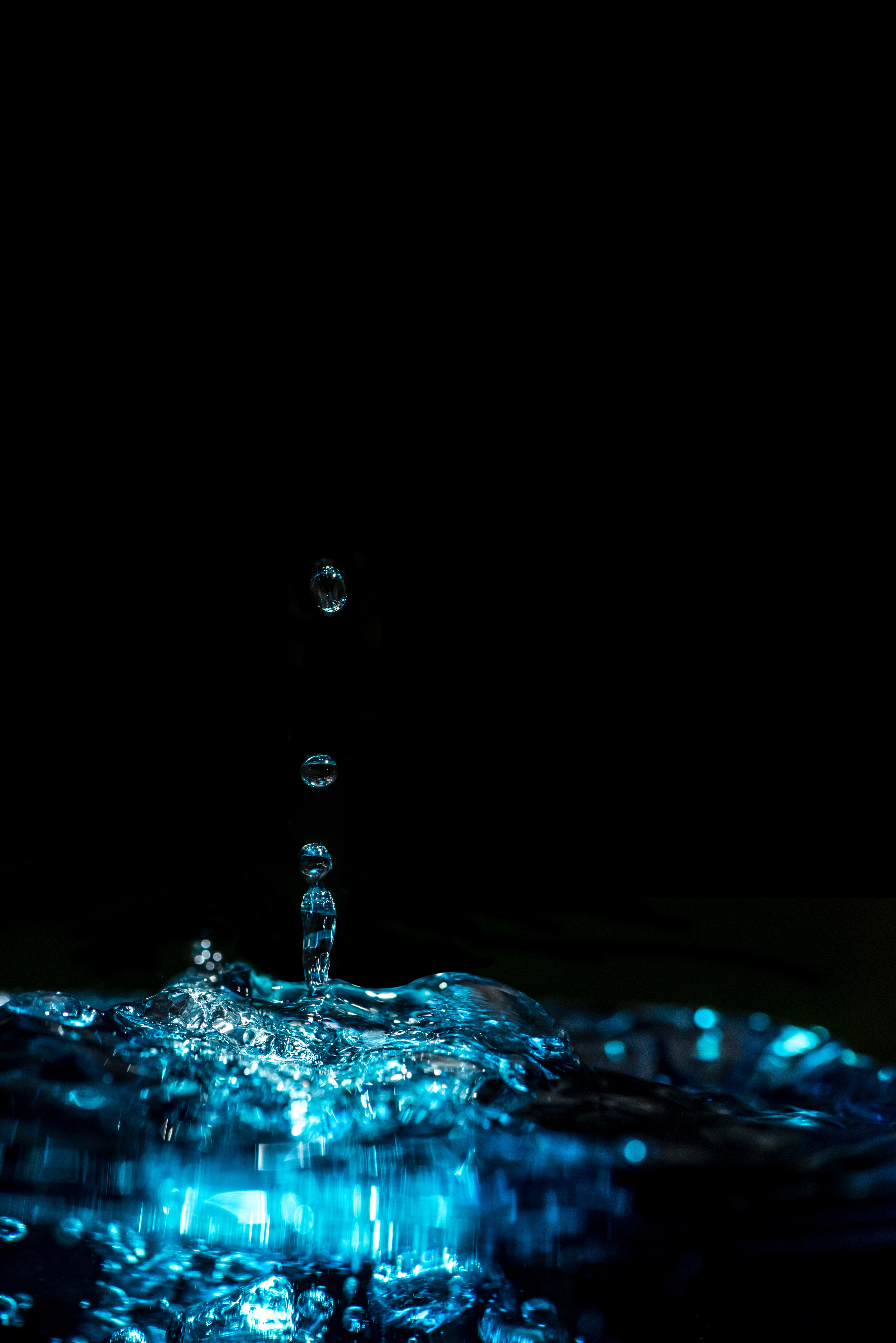 water, dark, splash, drops, macro, spray 2160p