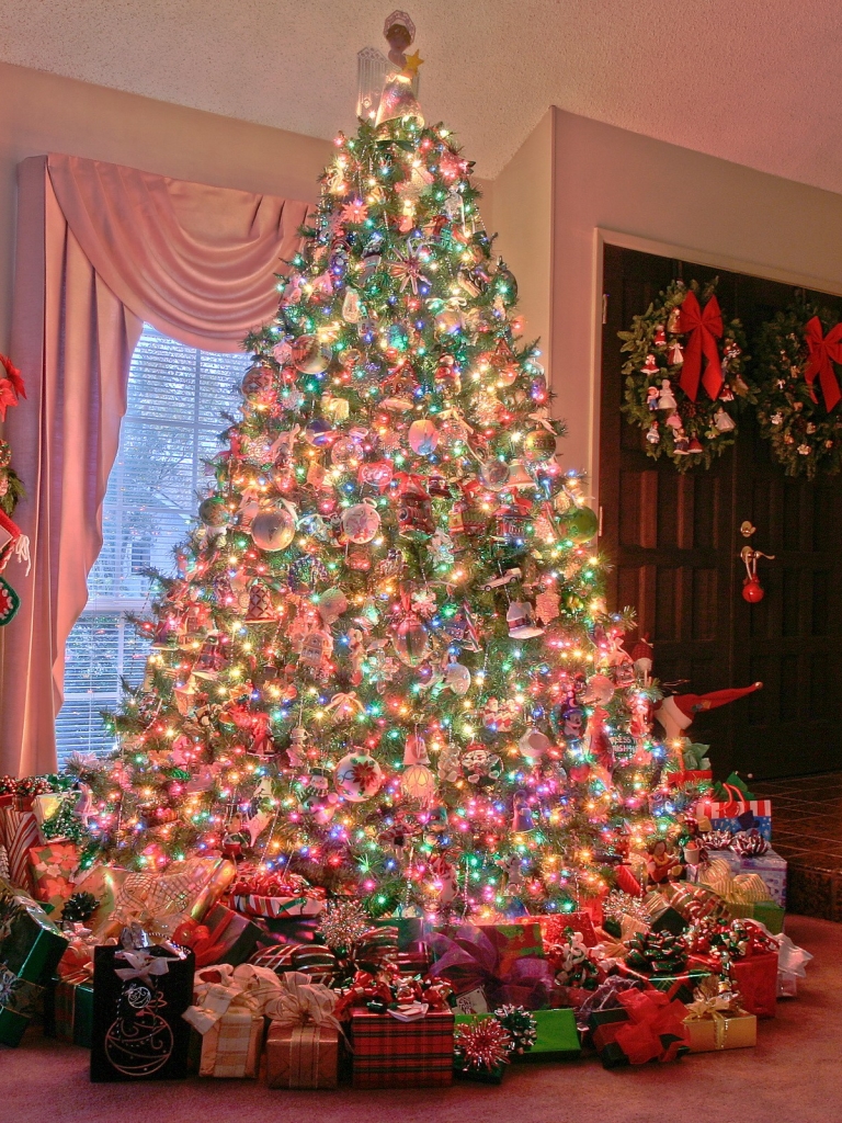 Handy-Wallpaper Feiertage, Weihnachten, Geschenk, Weihnachtsschmuck, Weihnachtsbaum, Weihnachtsbeleuchtung kostenlos herunterladen.
