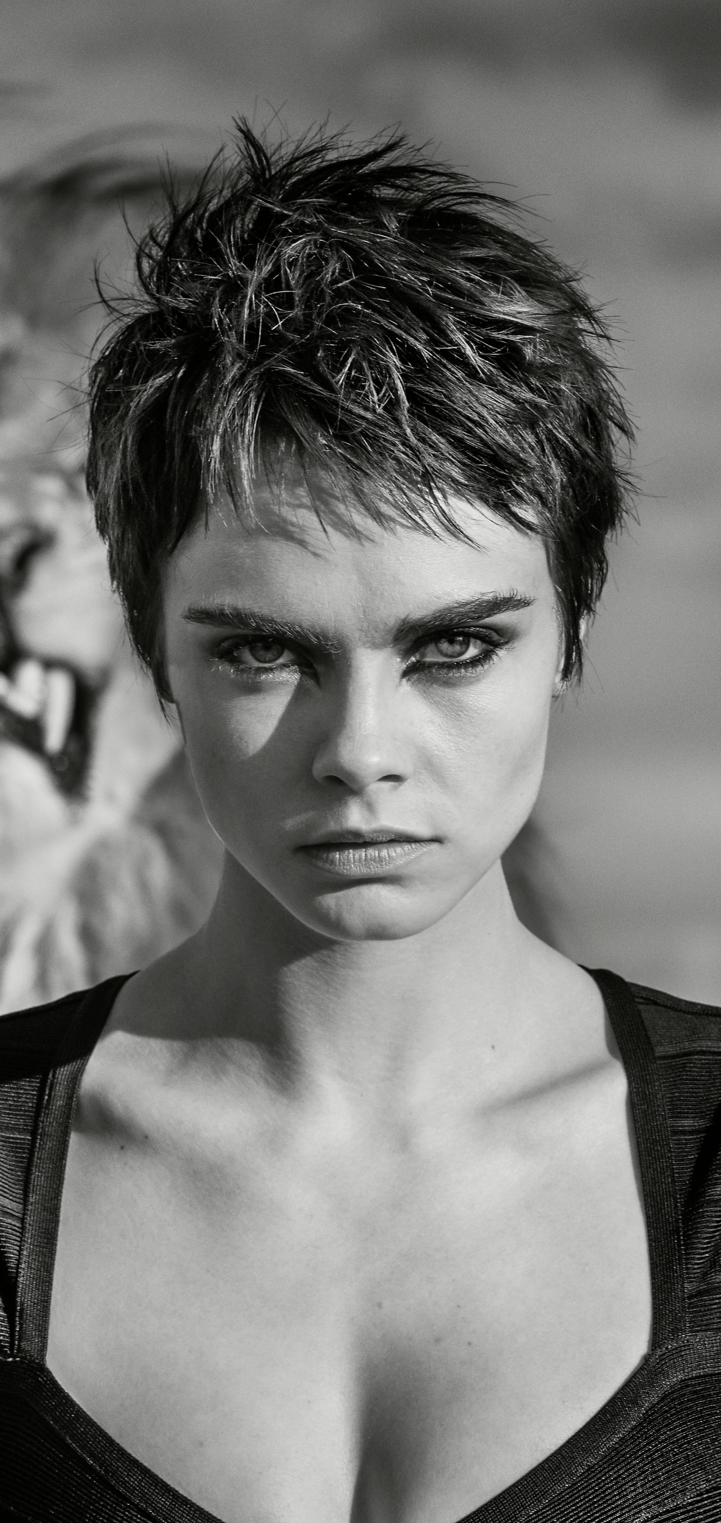 Download mobile wallpaper Monochrome, English, Model, Celebrity, Short Hair, Actress, Cara Delevingne for free.