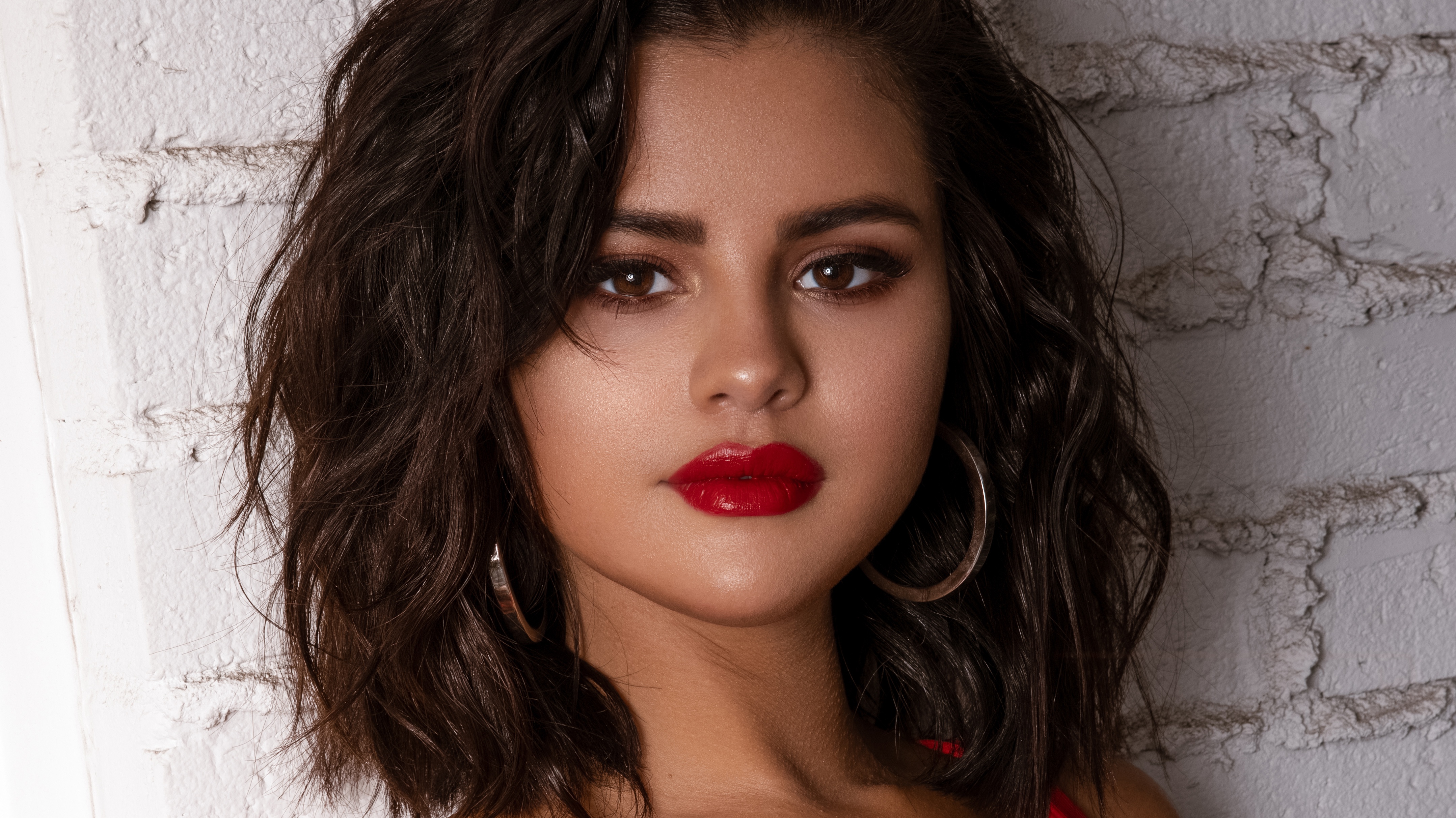 Free download wallpaper Music, Selena Gomez, Singer, Face, Brunette, American, Brown Eyes, Actress, Lipstick on your PC desktop