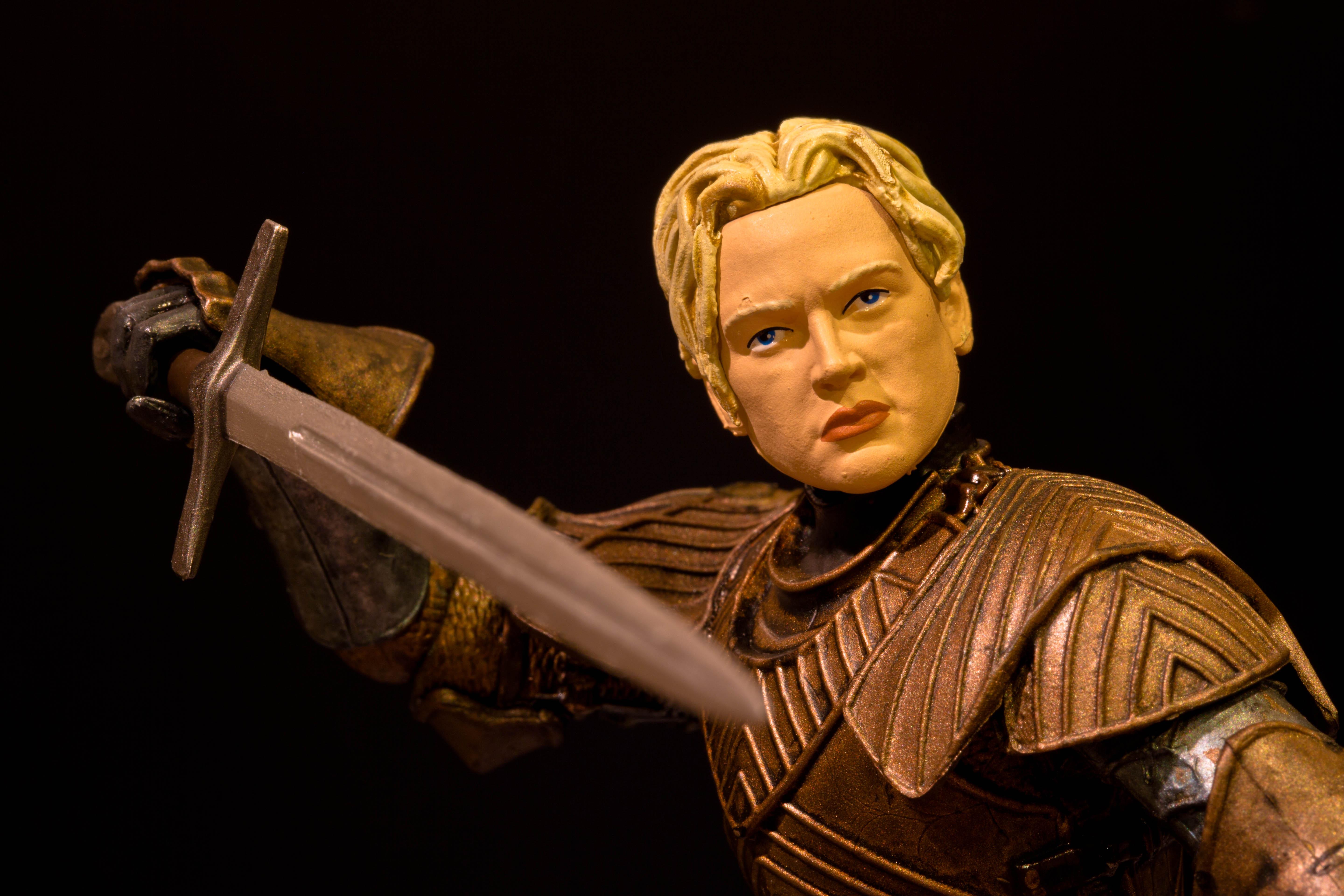 Laden Sie das Spielzeug, Game Of Thrones, Menschengemacht, Brienne Von Tarth-Bild kostenlos auf Ihren PC-Desktop herunter