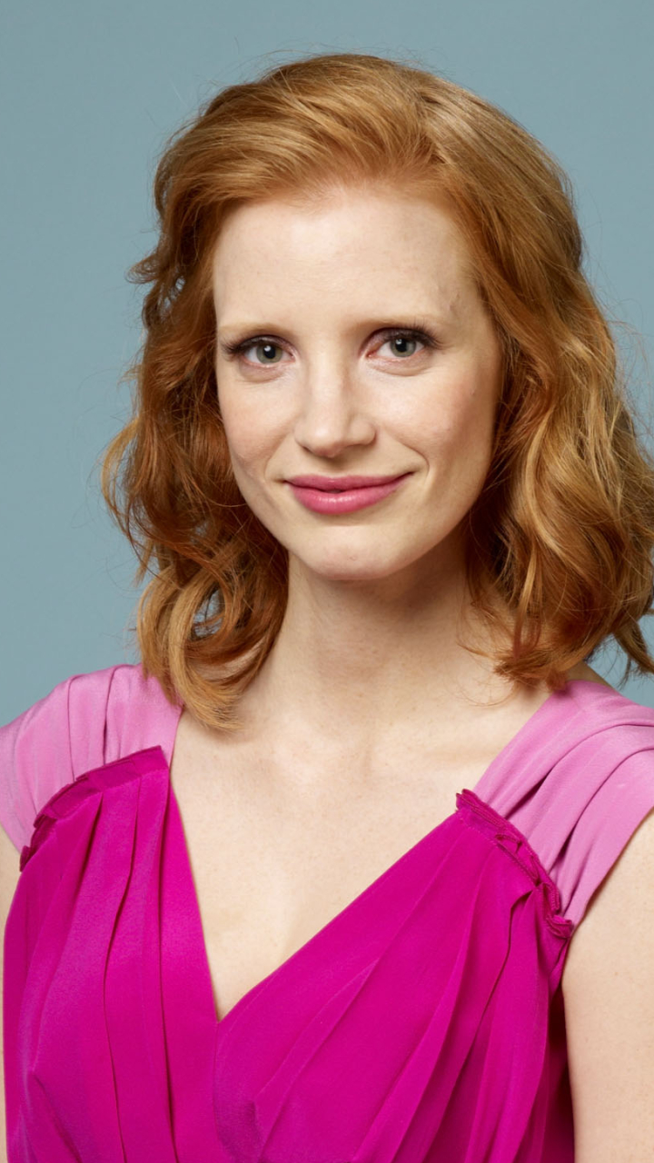 Handy-Wallpaper Lächeln, Rothaarige, Blaue Augen, Amerikanisch, Berühmtheiten, Darstellerin, Jessica Chastain kostenlos herunterladen.