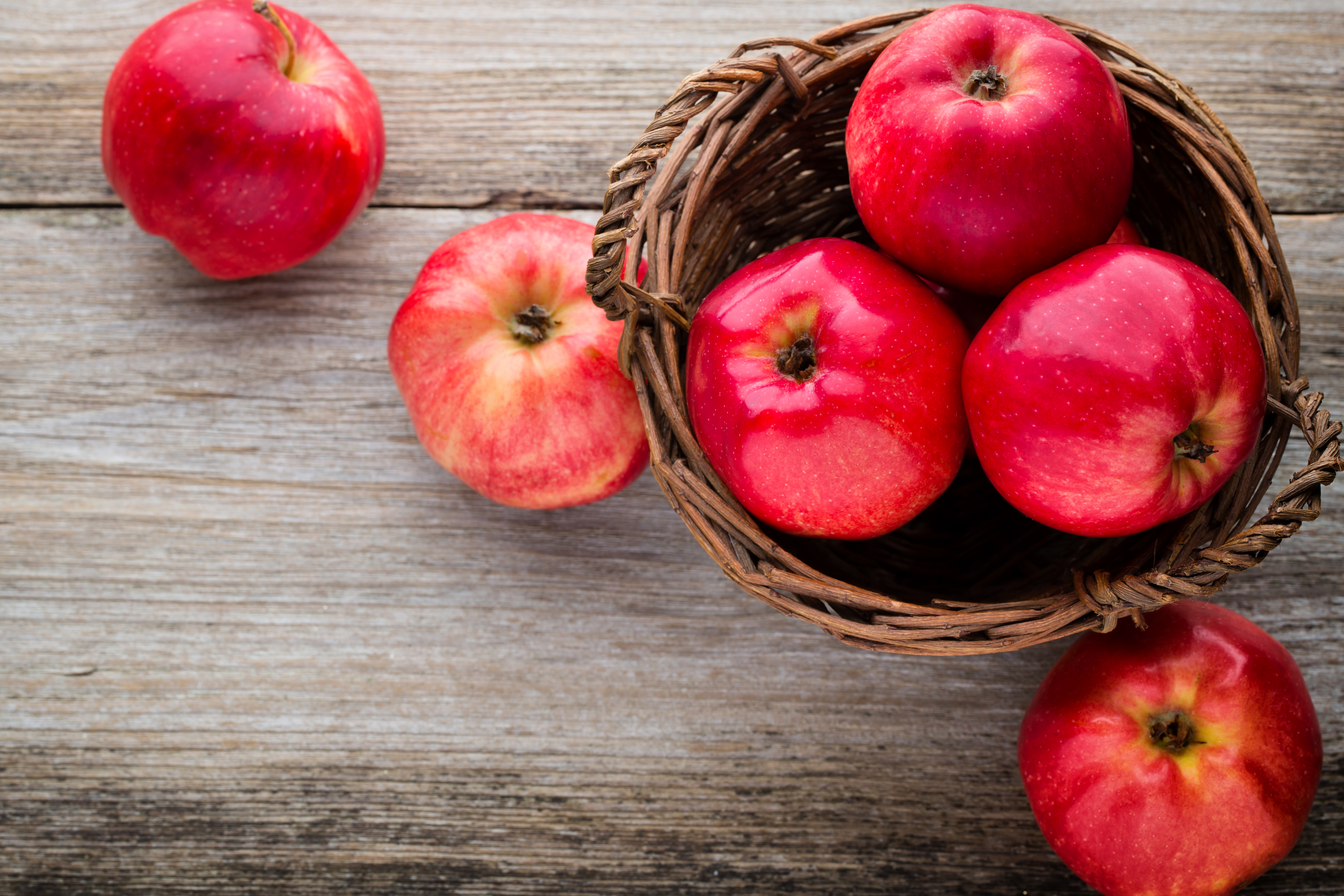Download mobile wallpaper Fruits, Food, Apple, Fruit, Basket for free.