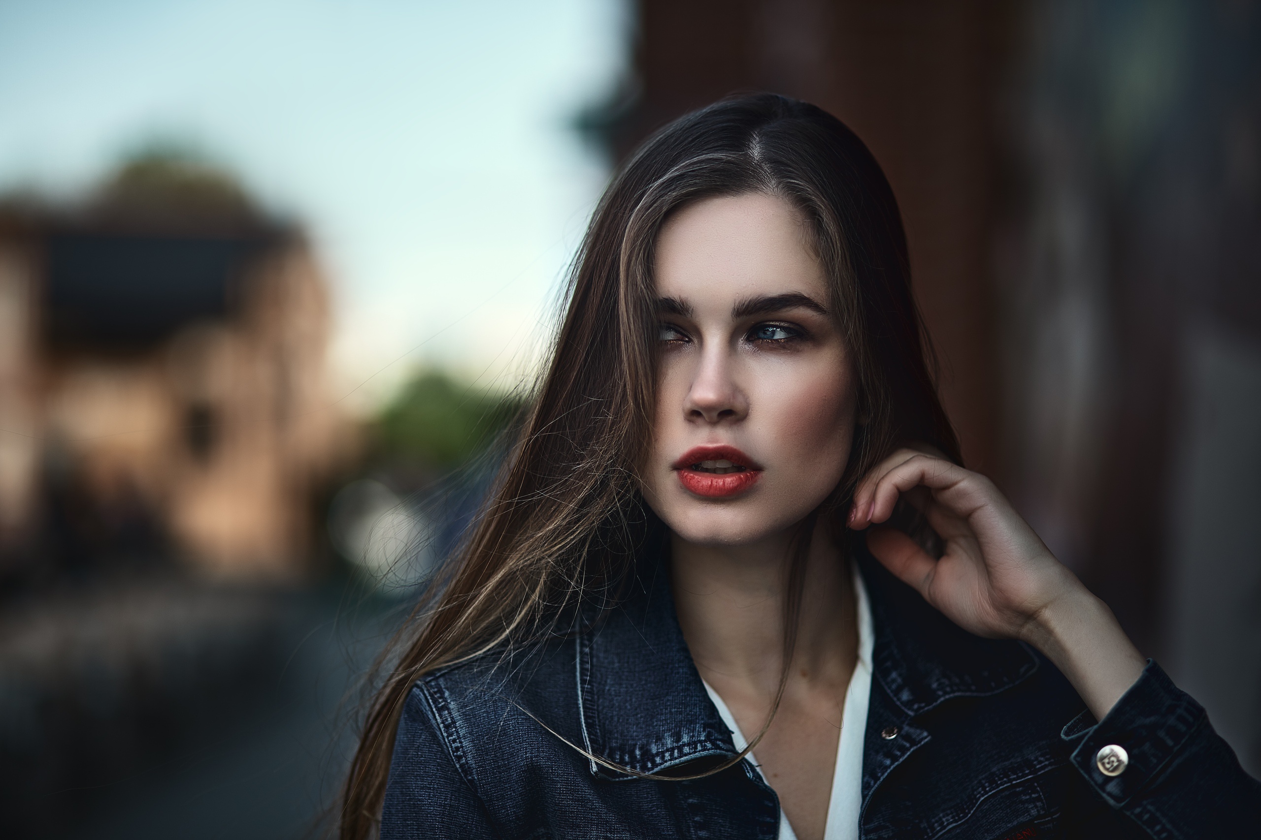 Download mobile wallpaper Brunette, Model, Women, Blue Eyes, Lipstick, Depth Of Field for free.