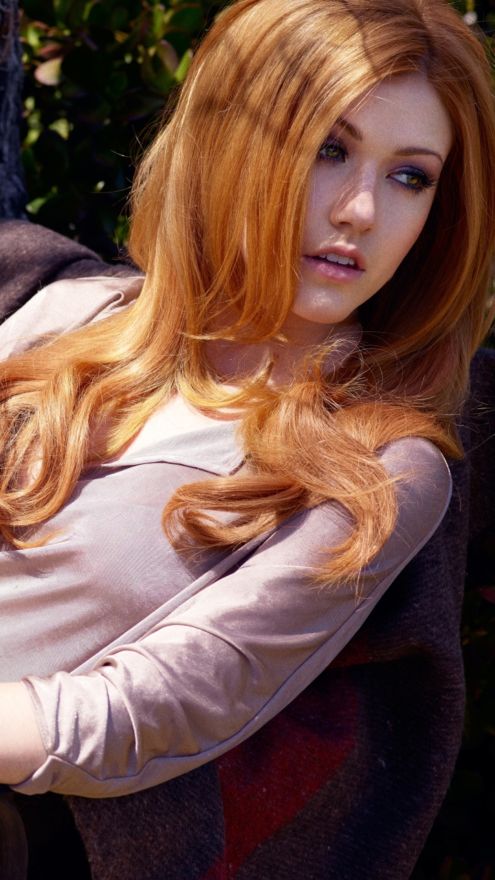 Download mobile wallpaper Redhead, Green Eyes, American, Celebrity, Actress, Katherine Mcnamara for free.