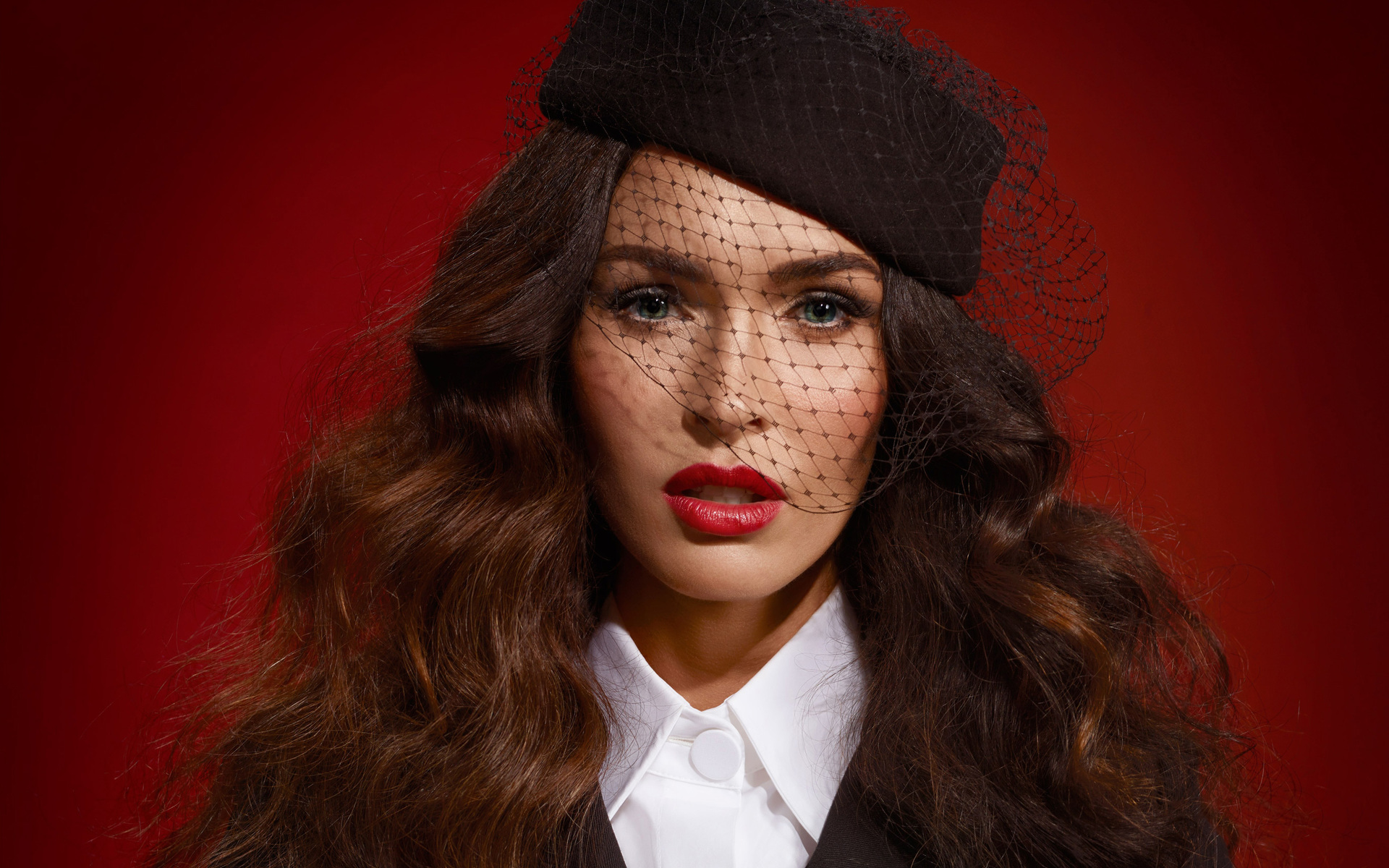 Download mobile wallpaper Megan Fox, Face, Hat, Brunette, American, Celebrity, Actress, Lipstick for free.