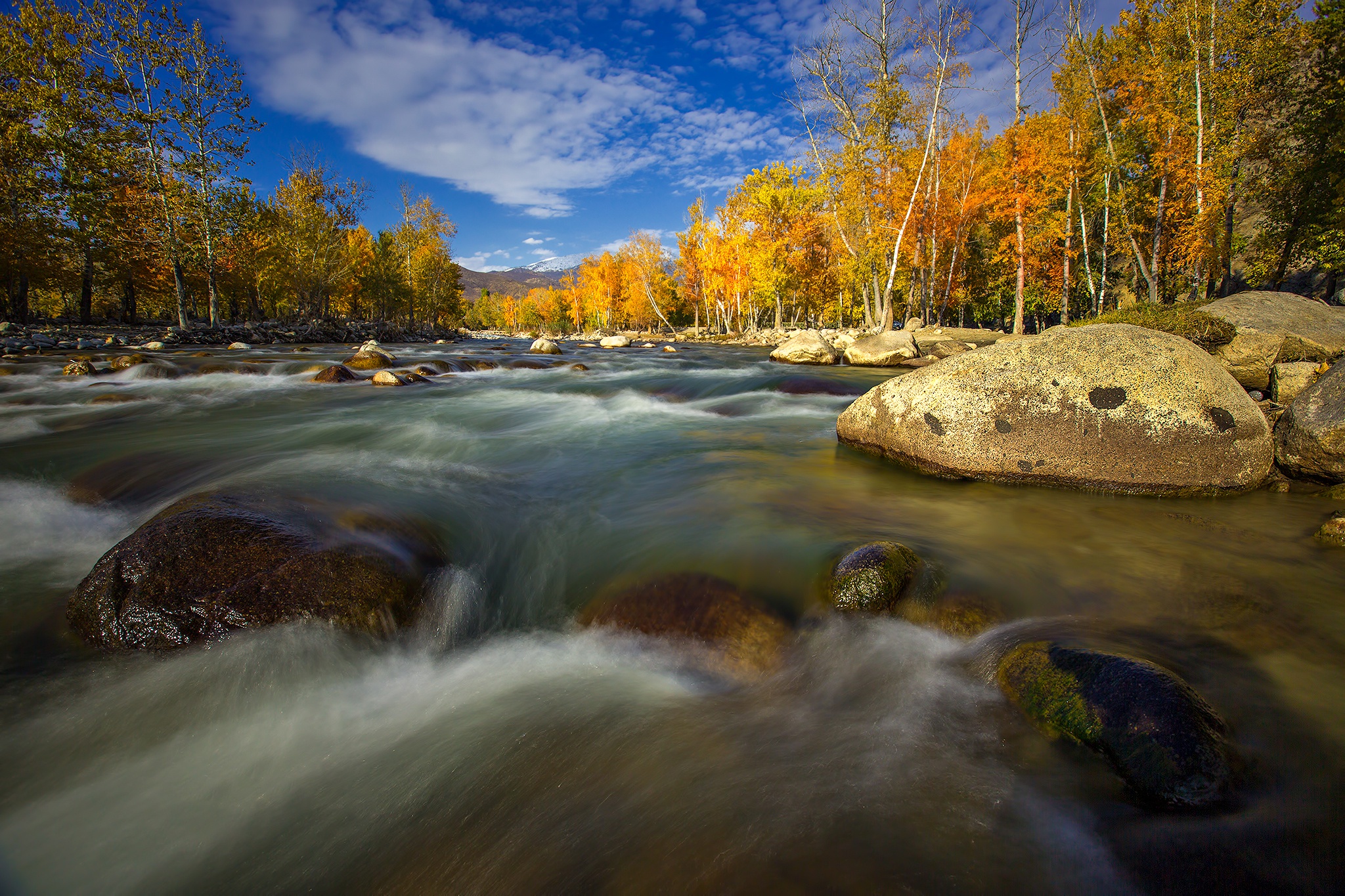 Скачать обои бесплатно Река, Осень, Камень, Земля/природа картинка на рабочий стол ПК