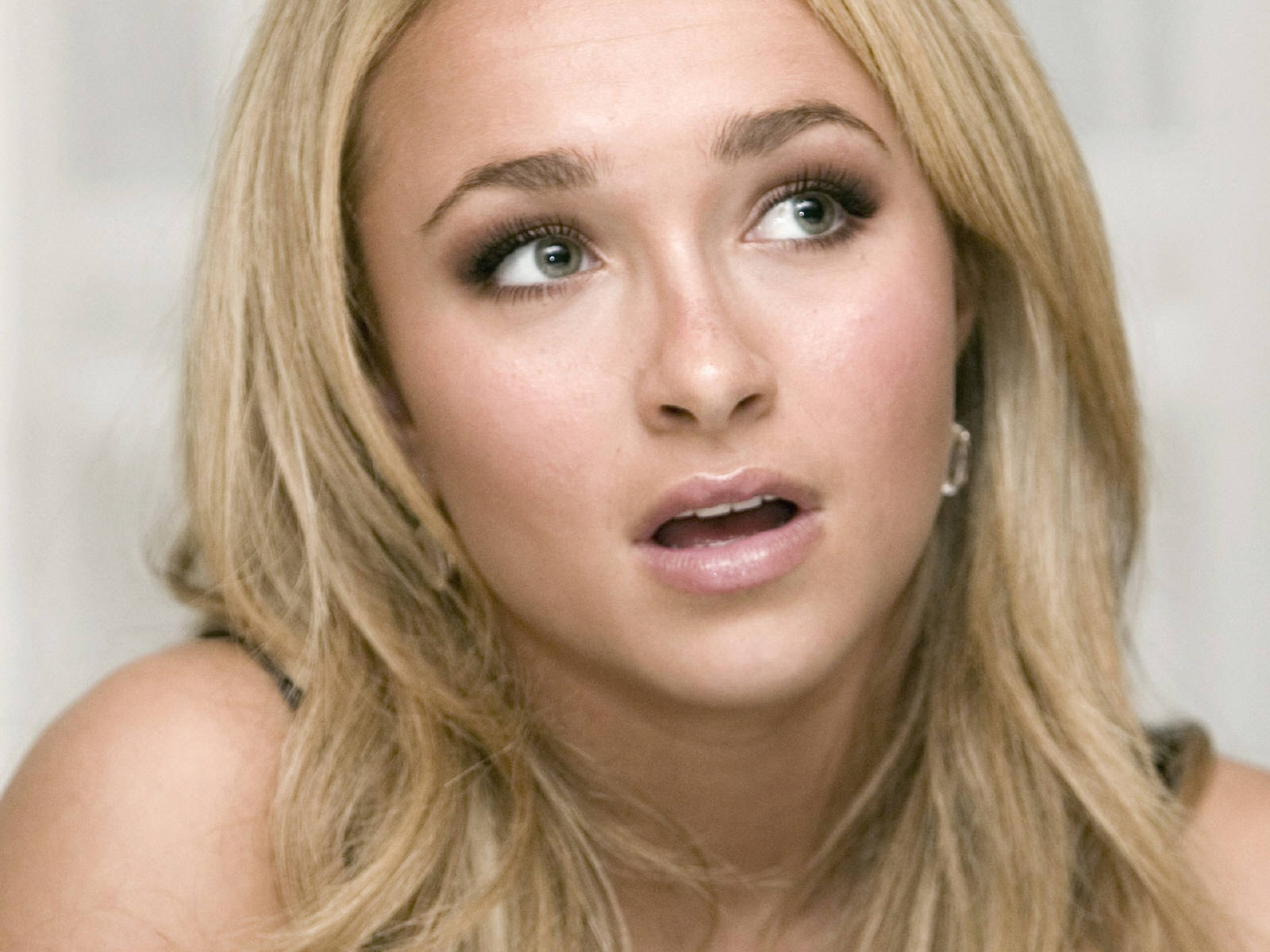 Descarga gratis la imagen Celebridades, Hayden Panettiere en el escritorio de tu PC