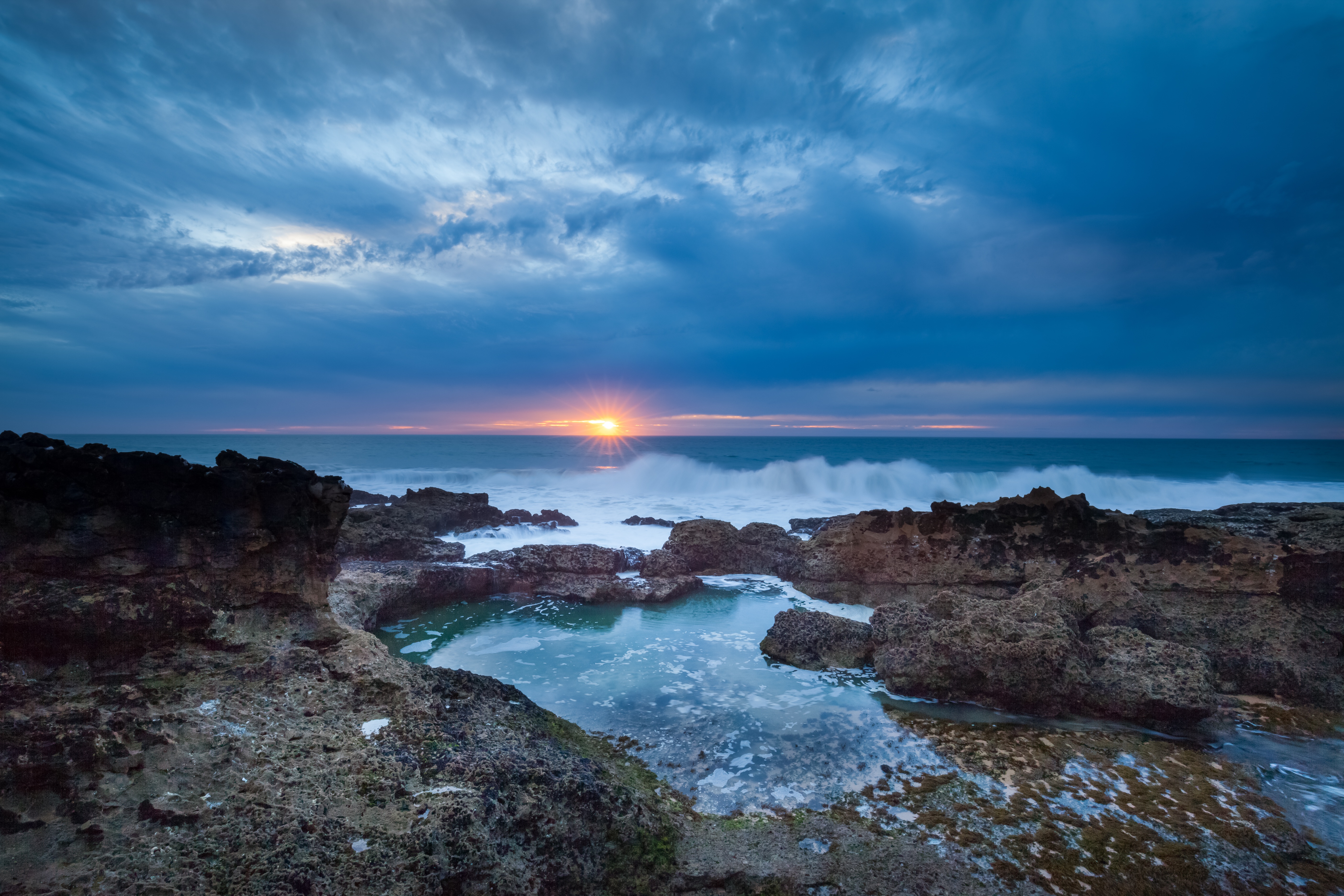 Free download wallpaper Sunset, Sky, Horizon, Coast, Ocean, Earth, Cloud on your PC desktop