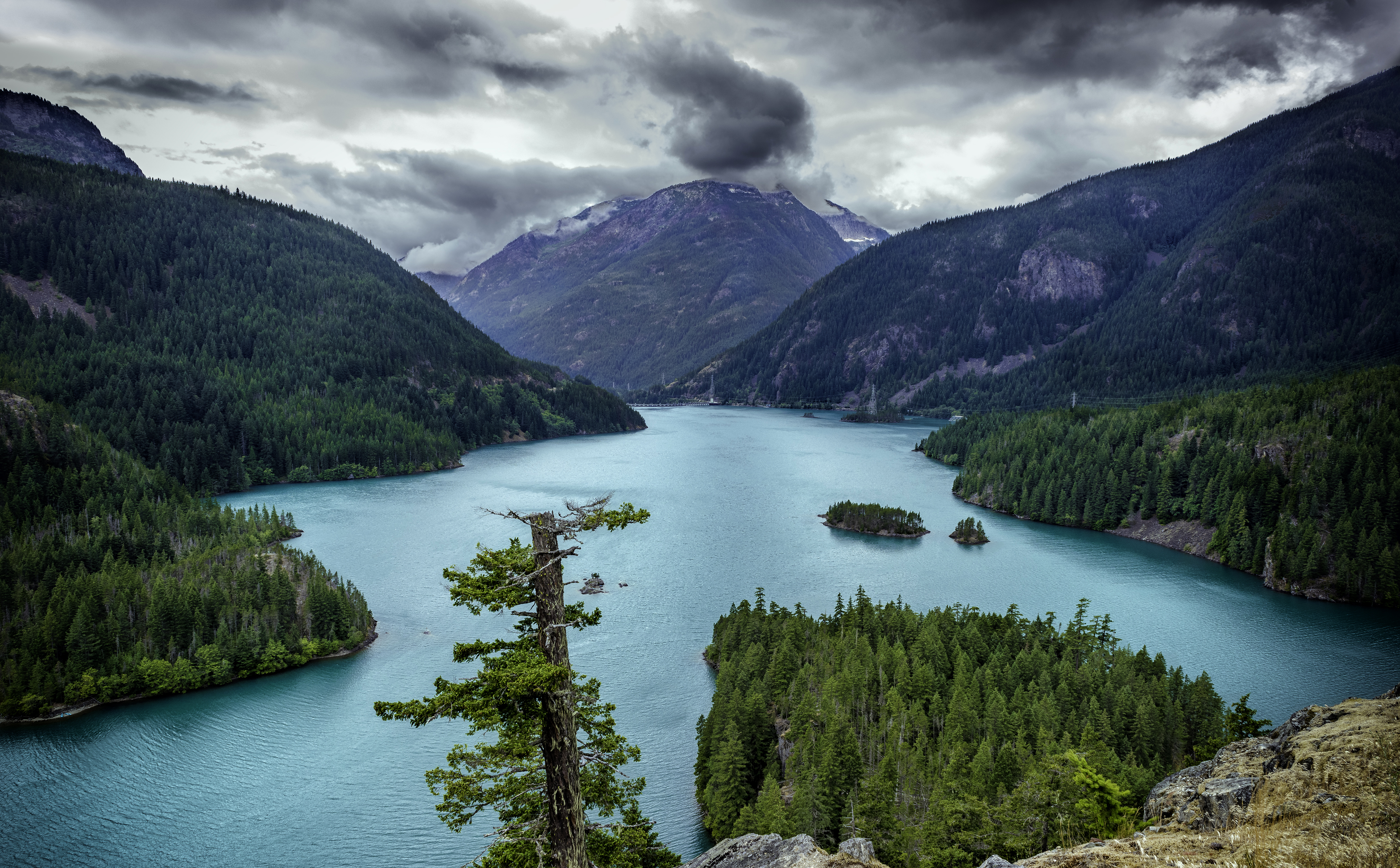 Скачать картинку Природа, Озера, Гора, Озеро, Земля/природа в телефон бесплатно.