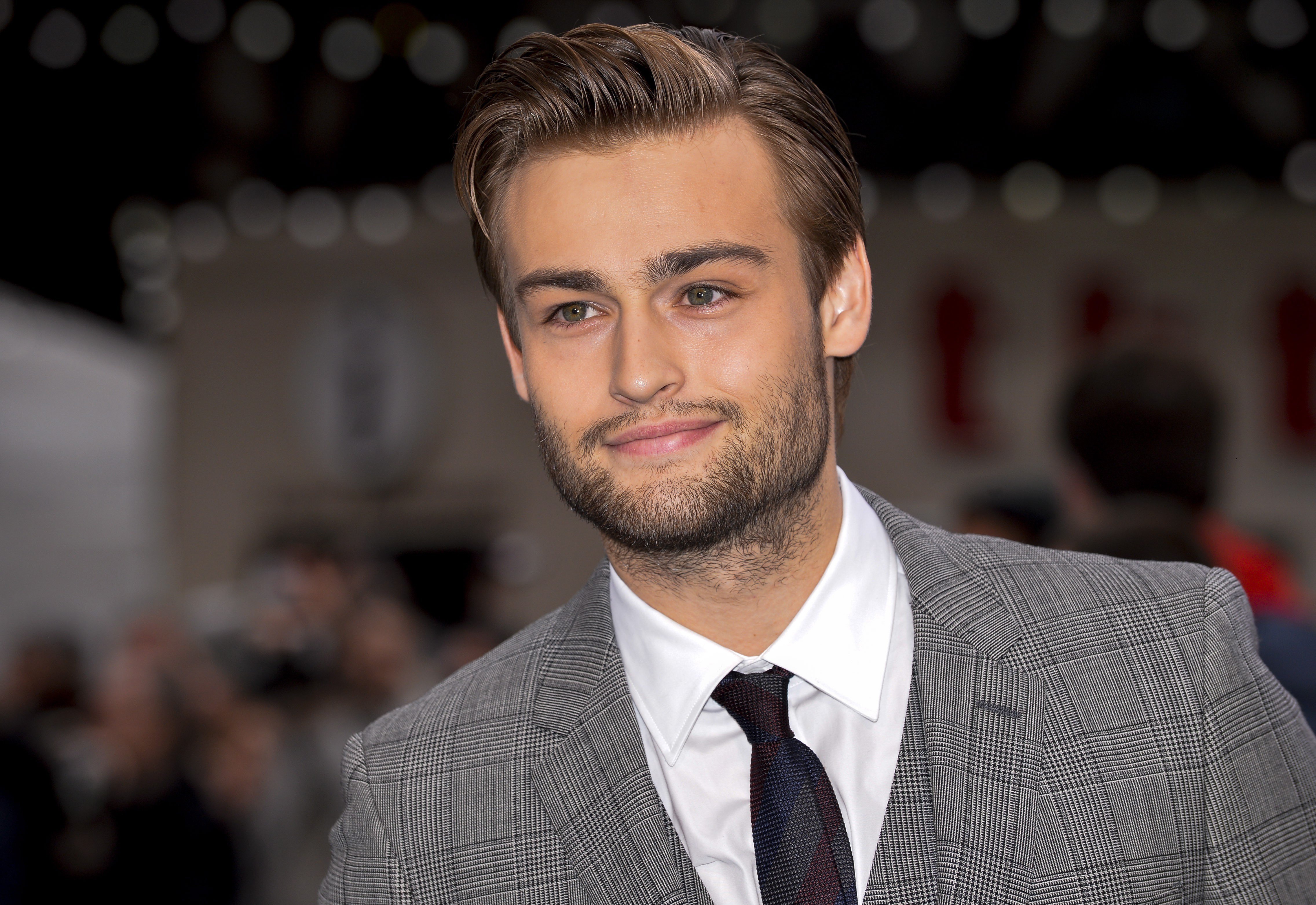 Images & Pictures  Douglas Booth