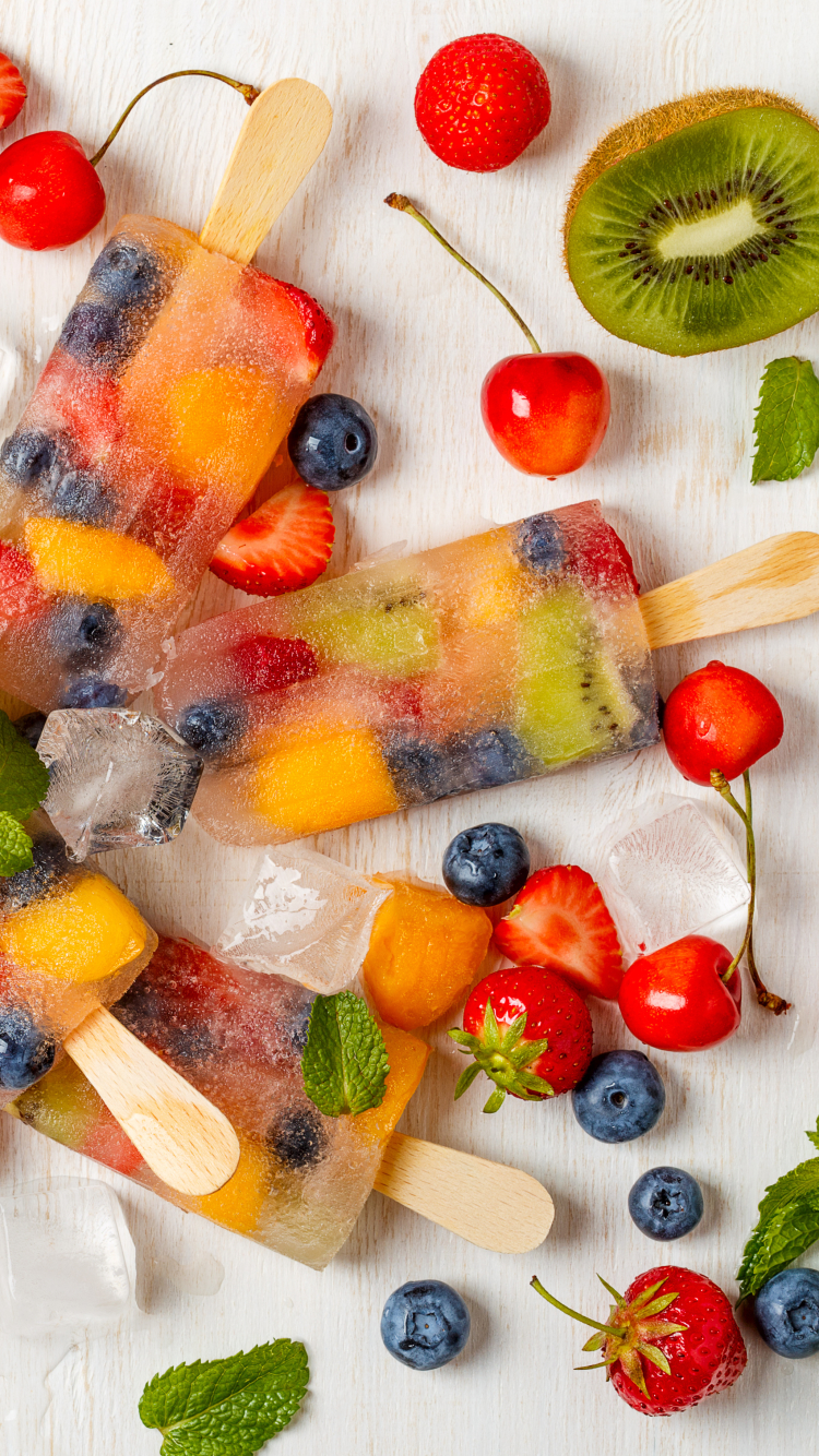 Handy-Wallpaper Obst, Kirsche, Erdbeere, Kiwi, Frucht, Eiscreme, Blaubeere, Heidelbeere, Nahrungsmittel, Stillleben kostenlos herunterladen.