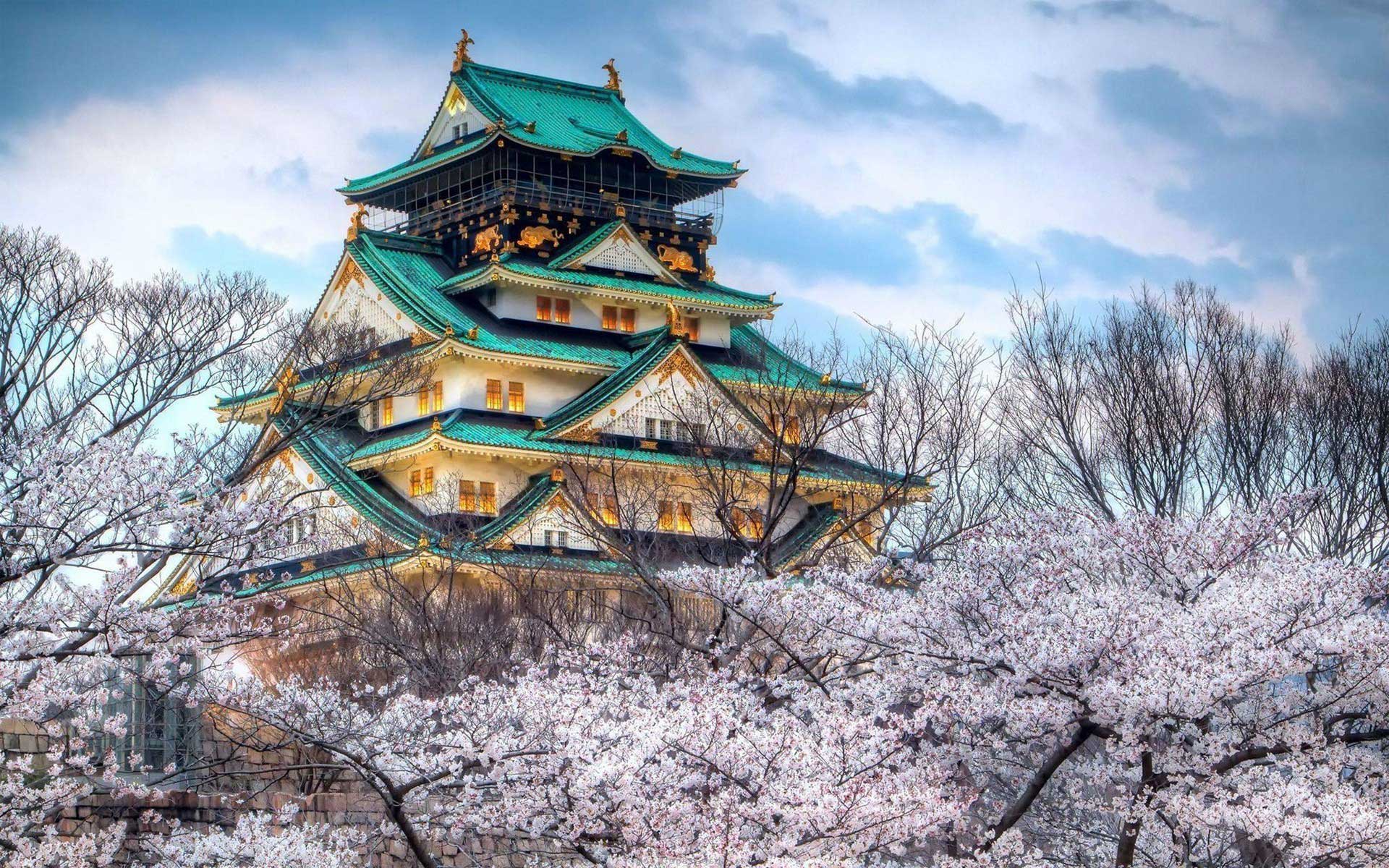Популярні заставки і фони Замок Осака на комп'ютер