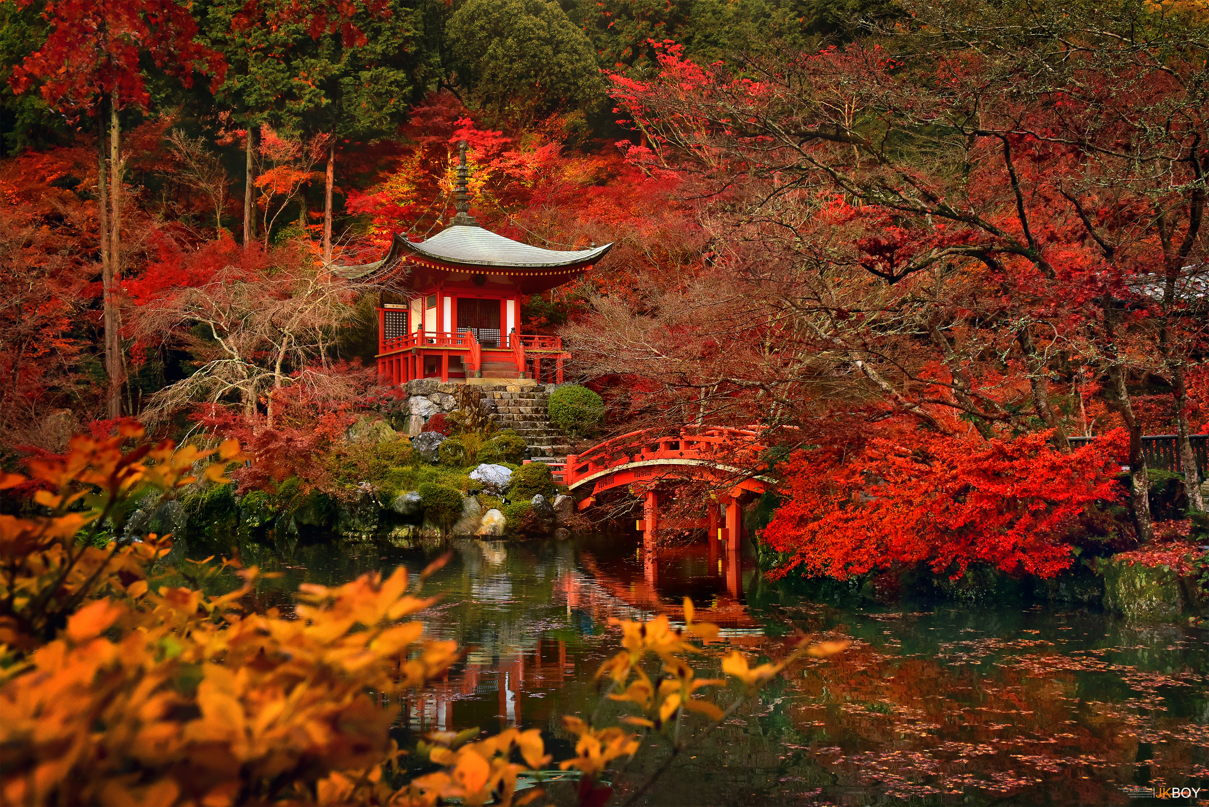 354068 Bild herunterladen religiös, daigo ji, brücke, herbst, japan, kyōto, natur, pagode, tempel - Hintergrundbilder und Bildschirmschoner kostenlos
