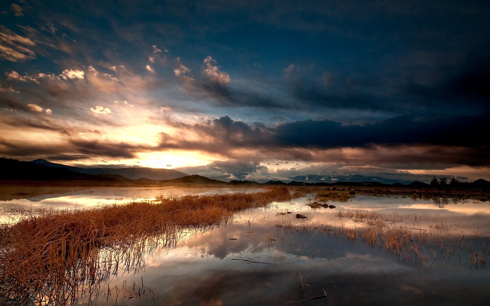 Free download wallpaper Grass, Lake, Evening, Clouds, Nature, Autumn on your PC desktop