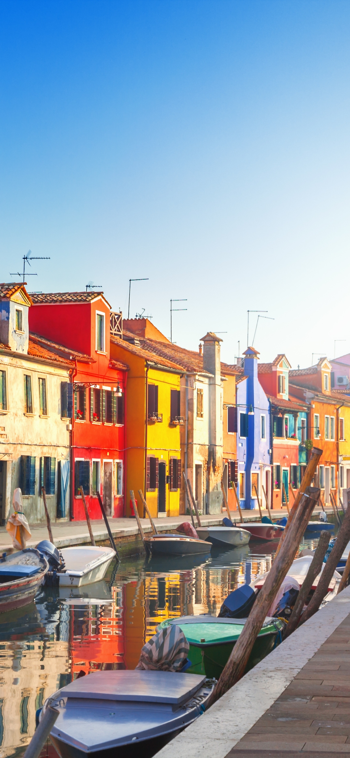Téléchargez des papiers peints mobile Villes, Italie, Venise, Loger, Maison, Coloré, Canal, Gondole, Construction Humaine gratuitement.
