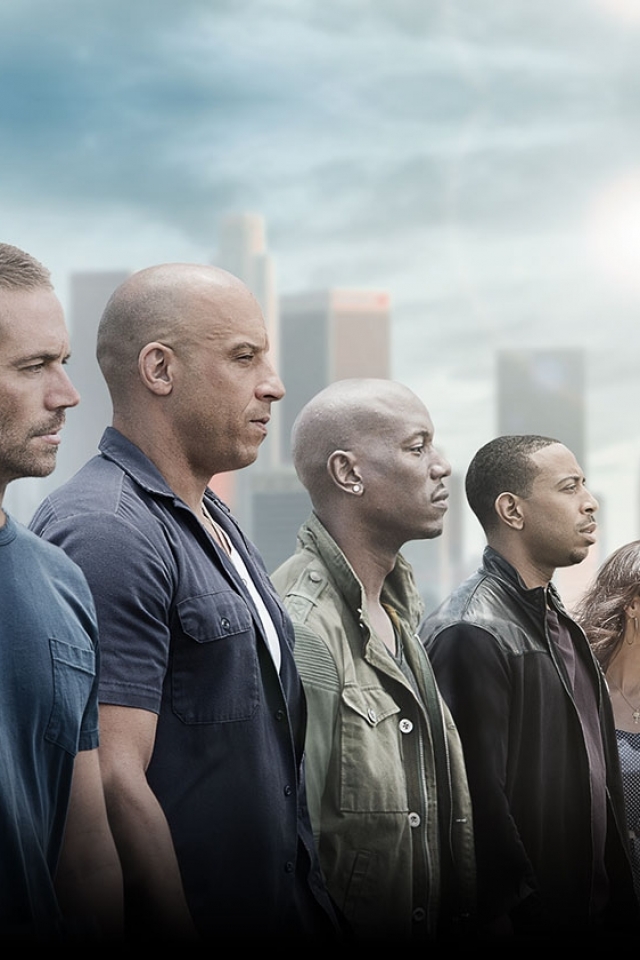 Download mobile wallpaper Fast & Furious, Vin Diesel, Paul Walker, Movie, Dominic Toretto, Tyrese Gibson, Ludacris, Roman Pearce, Tej (Fast & Furious), Furious 7 for free.