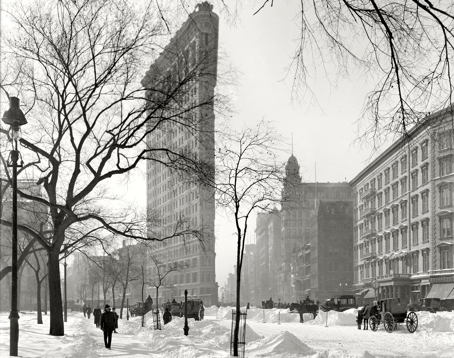 Free download wallpaper Cities, Winter, Snow, Usa, House, Retro, New York, Man Made, Black & White on your PC desktop