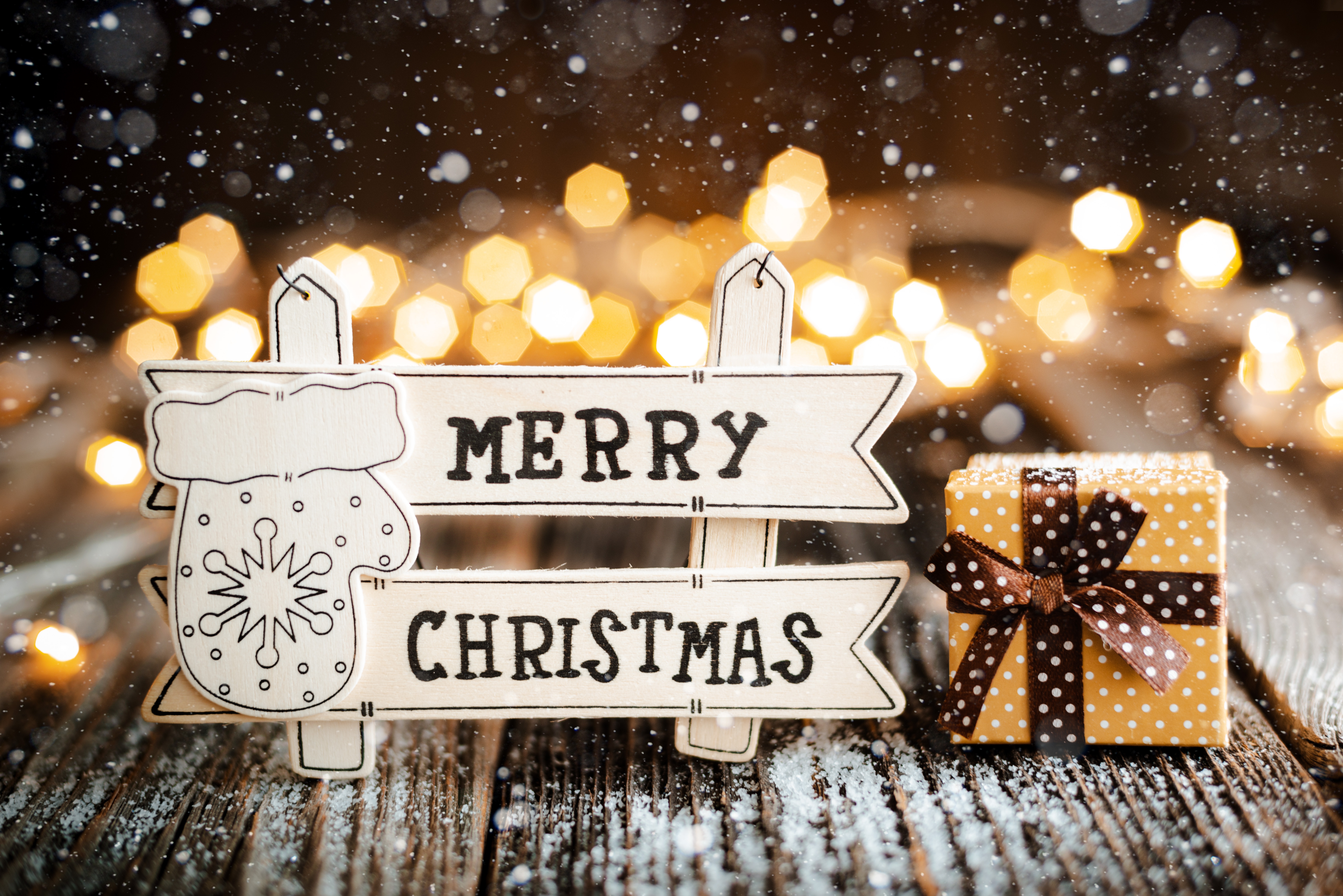 Free download wallpaper Christmas, Holiday, Gift, Bokeh, Merry Christmas on your PC desktop