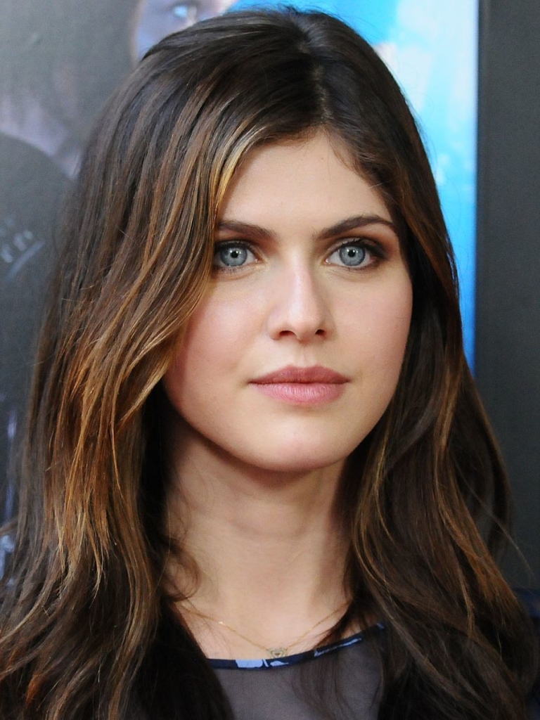 Baixar papel de parede para celular de Celebridade, Alexandra Daddario gratuito.