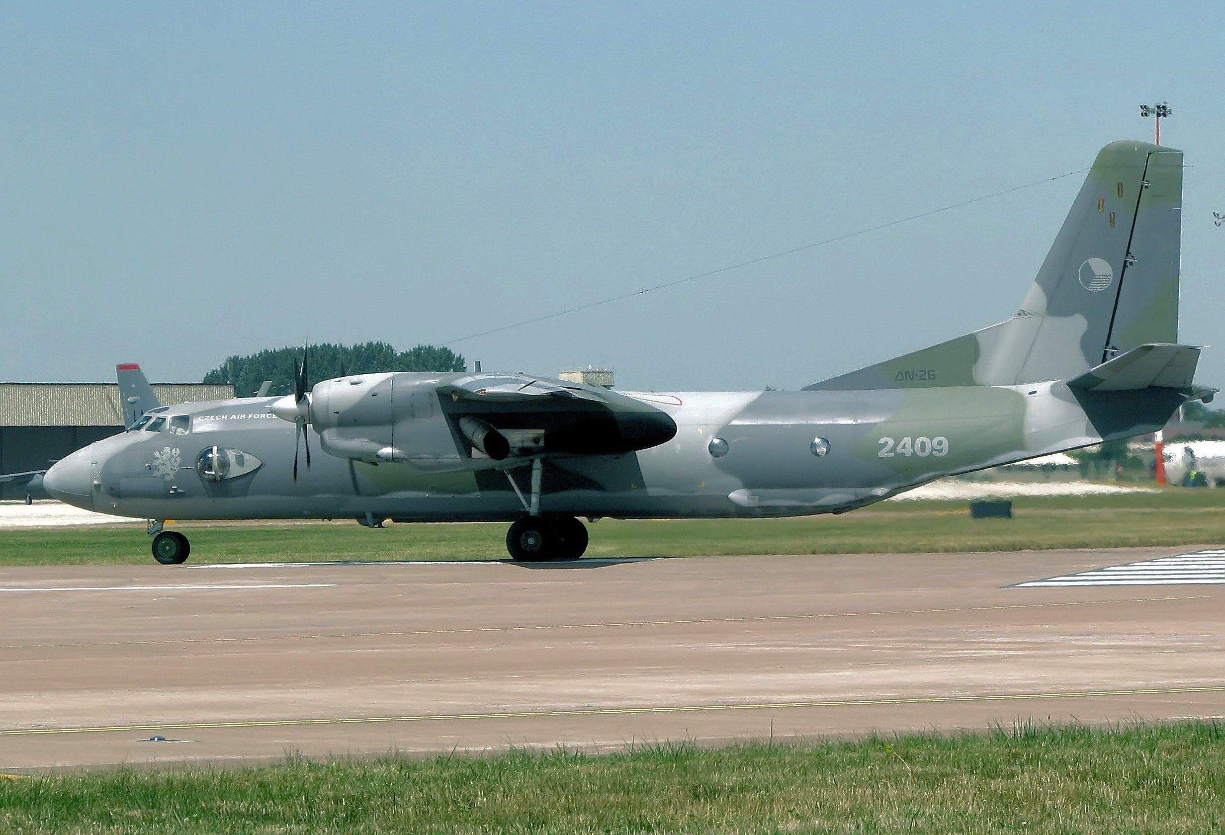Baixar papel de parede para celular de Militar, Antonov An 12 gratuito.