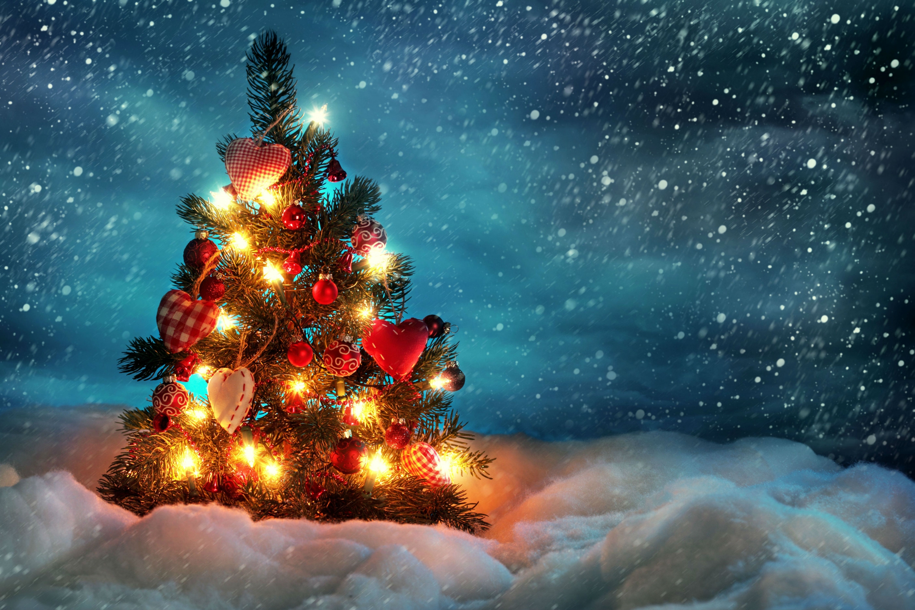 Baixar papel de parede para celular de Inverno, Noite, Neve, Natal, Árvore De Natal, Queda De Neve, Enfeites De Natal, Feriados, Luzes De Natal gratuito.