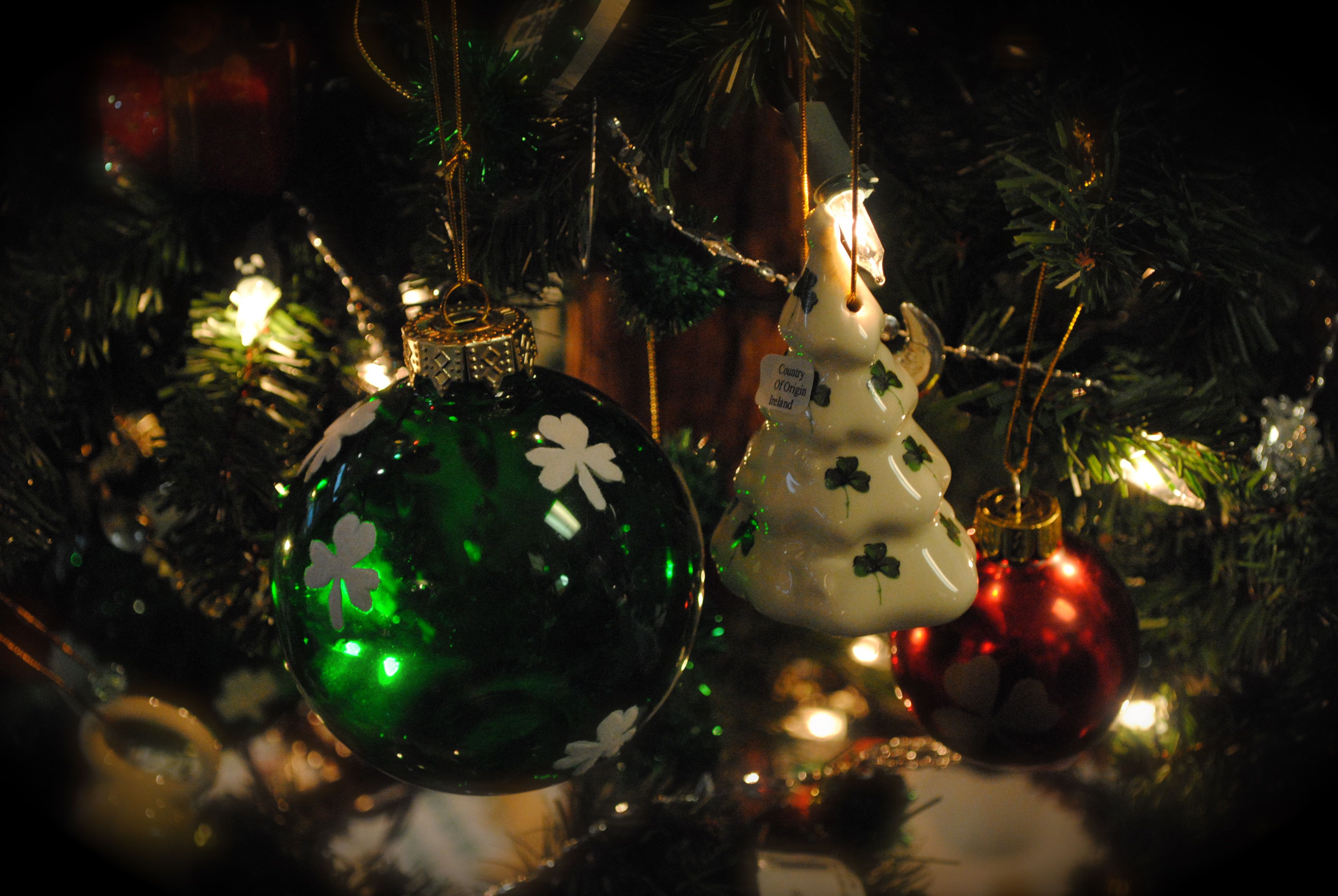 PCデスクトップにクリスマス, クリスマスツリー, クリスマスオーナメント, ホリデー画像を無料でダウンロード