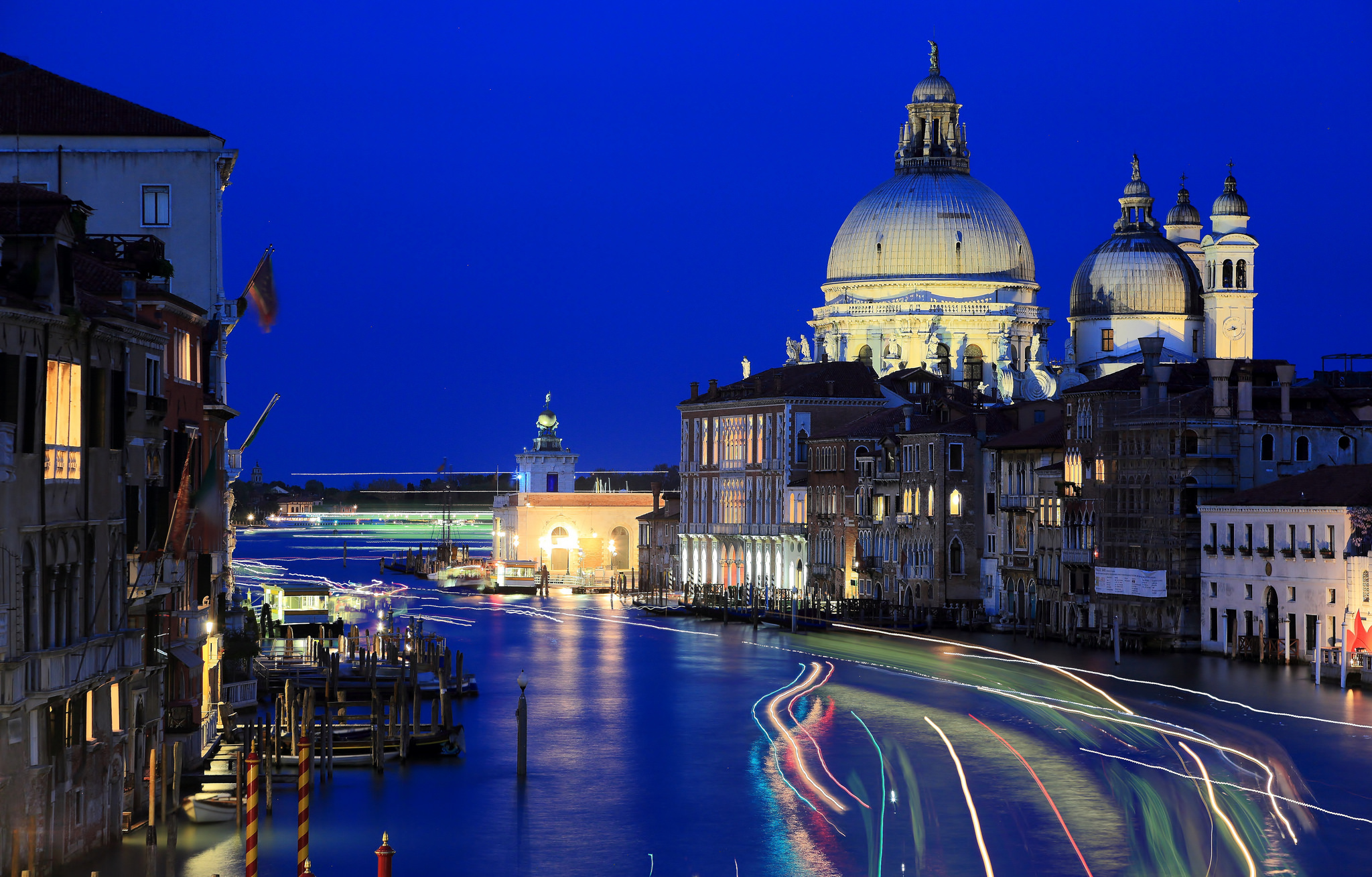 Download mobile wallpaper Cities, Night, Italy, Venice, City, Building, Light, Grand Canal, Man Made, Time Lapse for free.