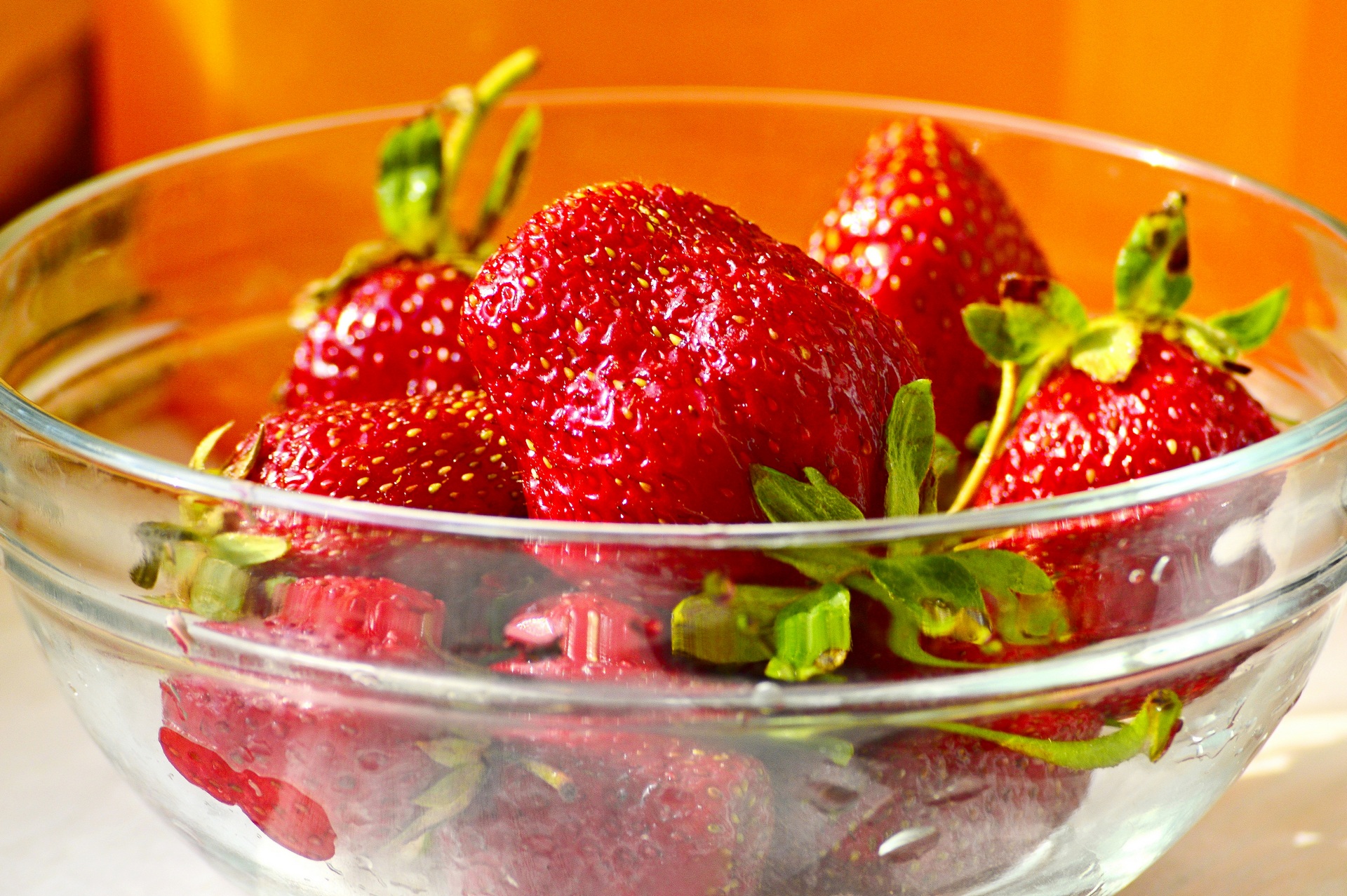 Download mobile wallpaper Plate, Berries, Juicy, Food, Strawberry for free.
