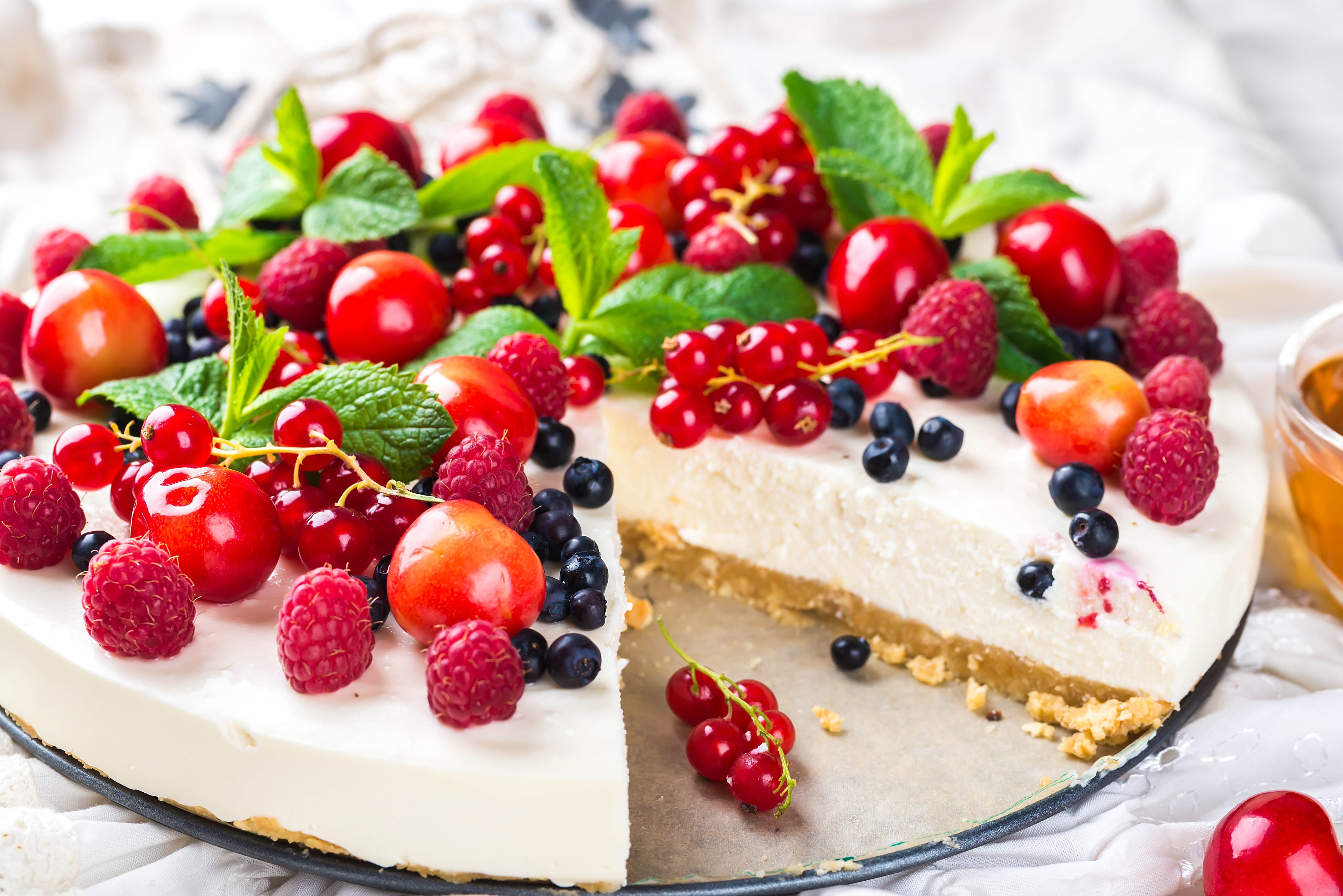 Download mobile wallpaper Food, Dessert, Cake, Berry, Fruit, Pastry for free.