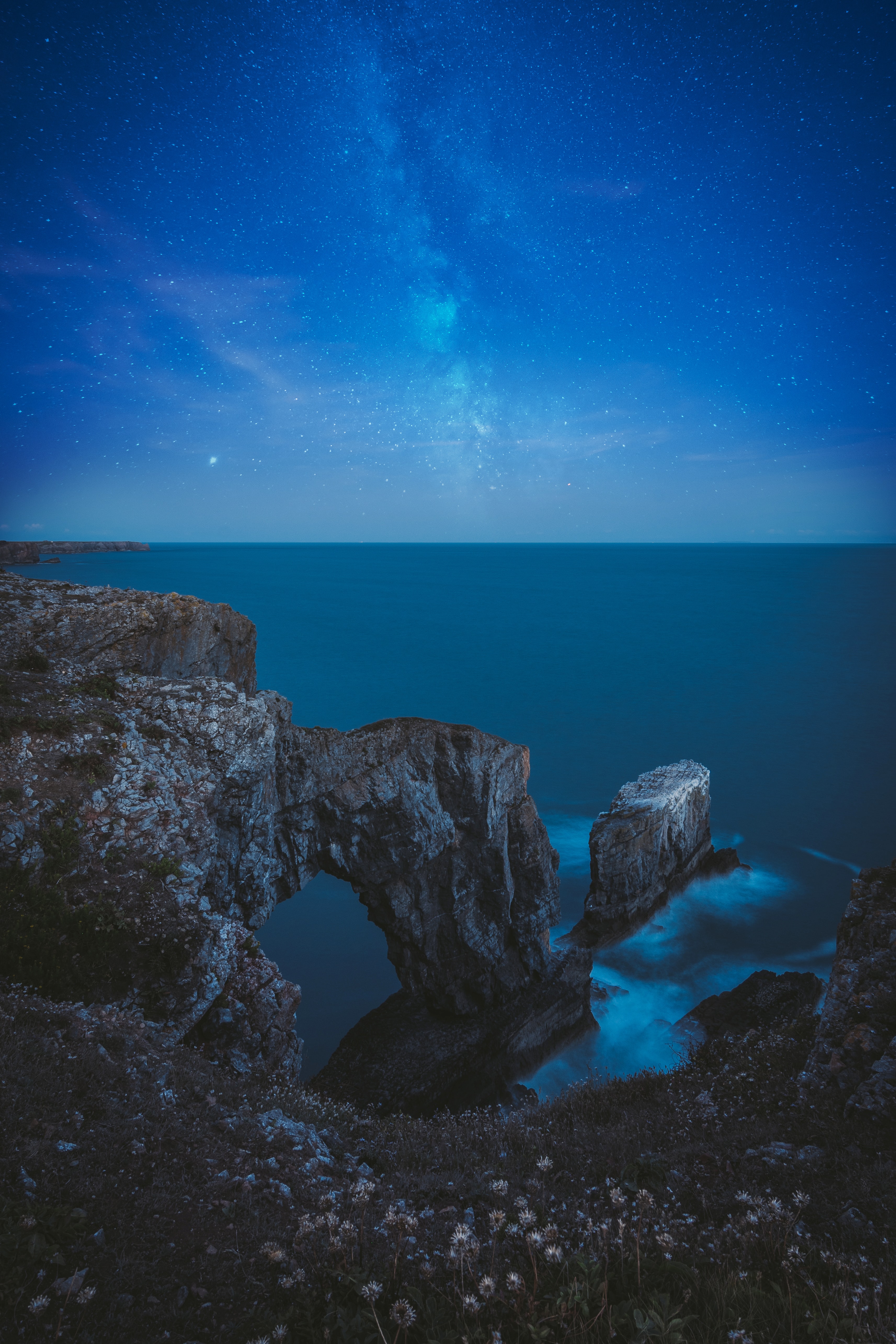 Free download wallpaper Nature, Sea, Night, Rocks, Horizon, Starry Sky, Arch on your PC desktop