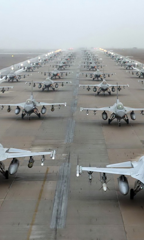 Скачать картинку Самолет, Военный, Самолёты, Военные, Аэроплан, General Dynamics F 16 Файтинг Фэлкон, Реактивные Истребители в телефон бесплатно.