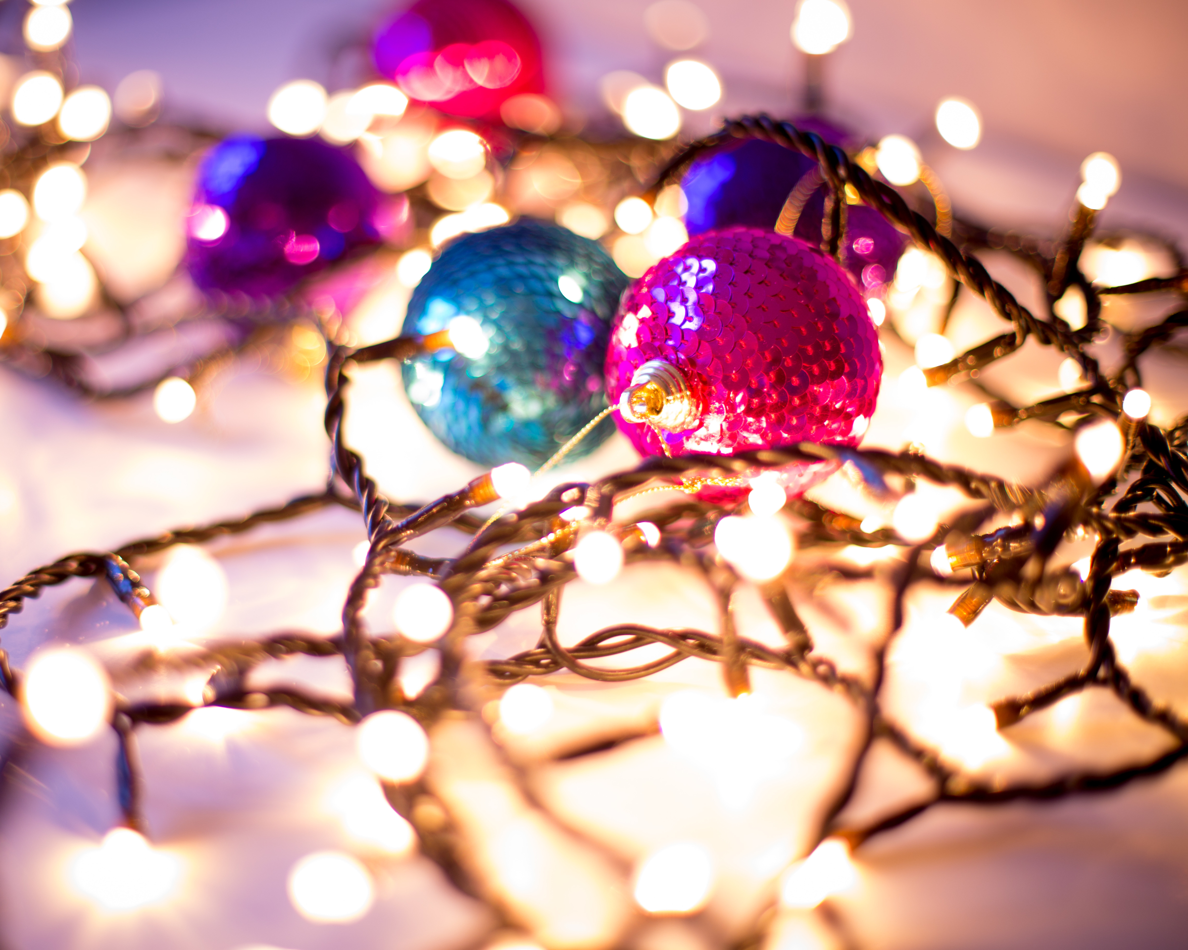 Free download wallpaper Christmas, Holiday, Christmas Ornaments, Christmas Lights on your PC desktop