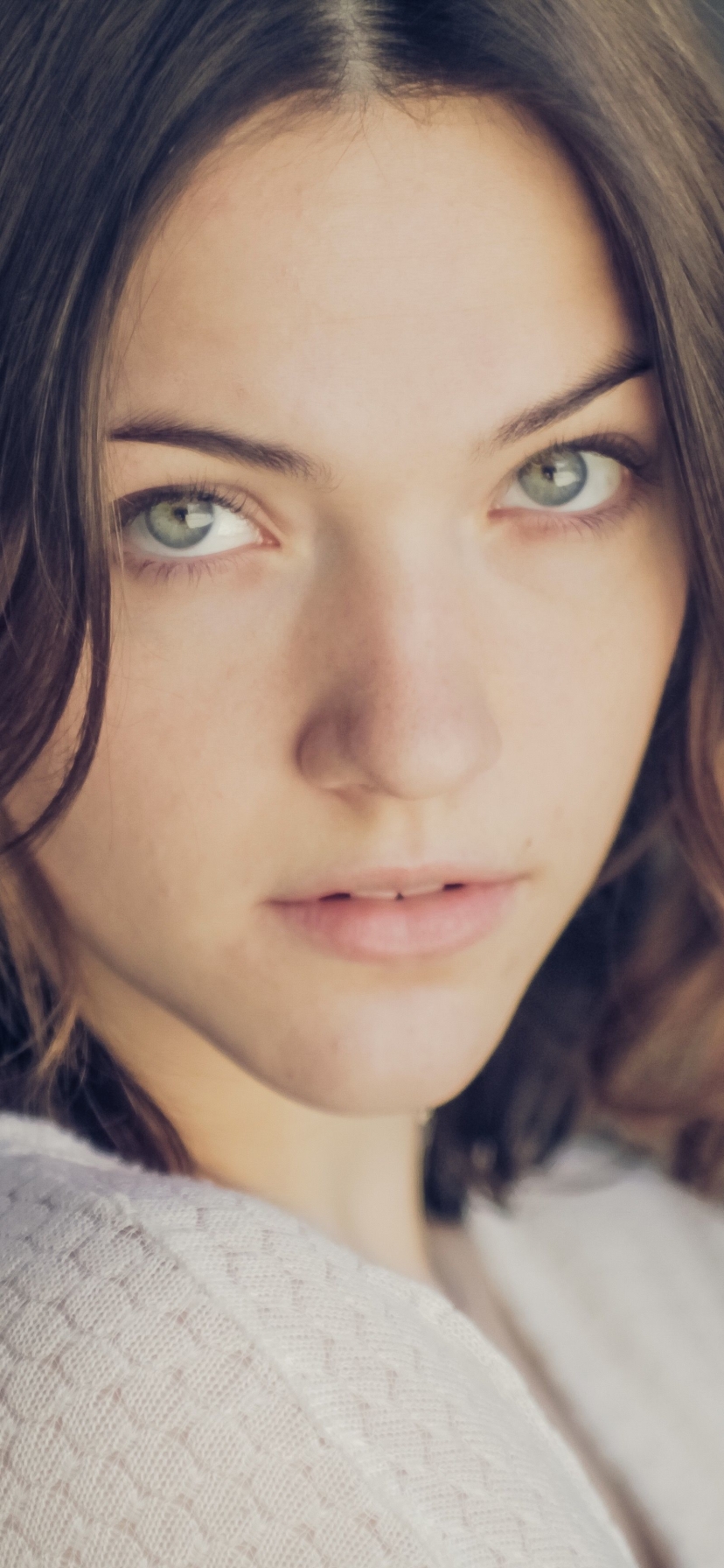 Download mobile wallpaper Face, Green Eyes, American, Celebrity, Actress, Violett Beane for free.