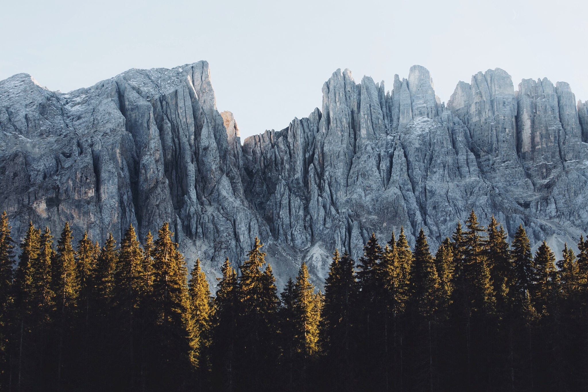 Descarga gratuita de fondo de pantalla para móvil de Naturaleza, Montañas, Montaña, Árbol, Acantilado, Tierra/naturaleza.