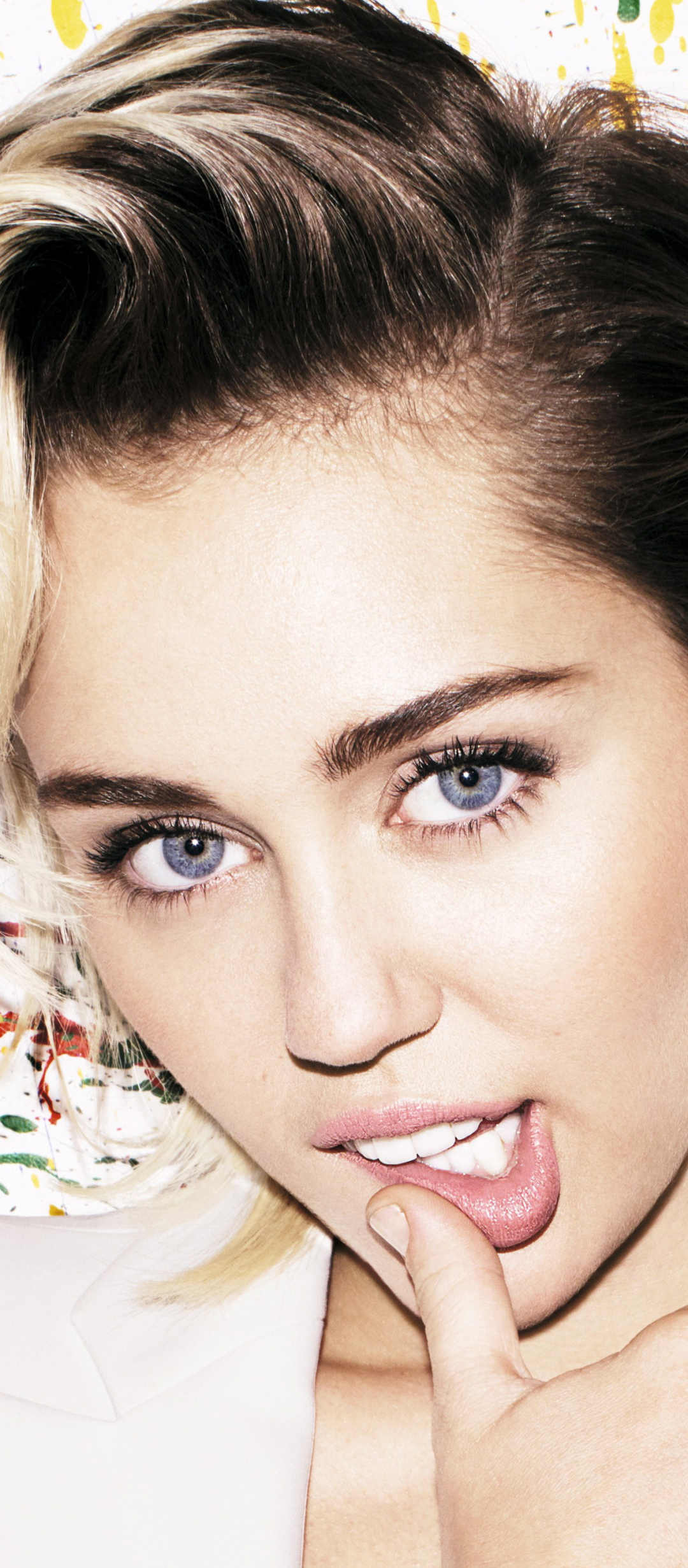 Download mobile wallpaper Music, Singer, Face, Blue Eyes, American, Miley Cyrus, Actress for free.