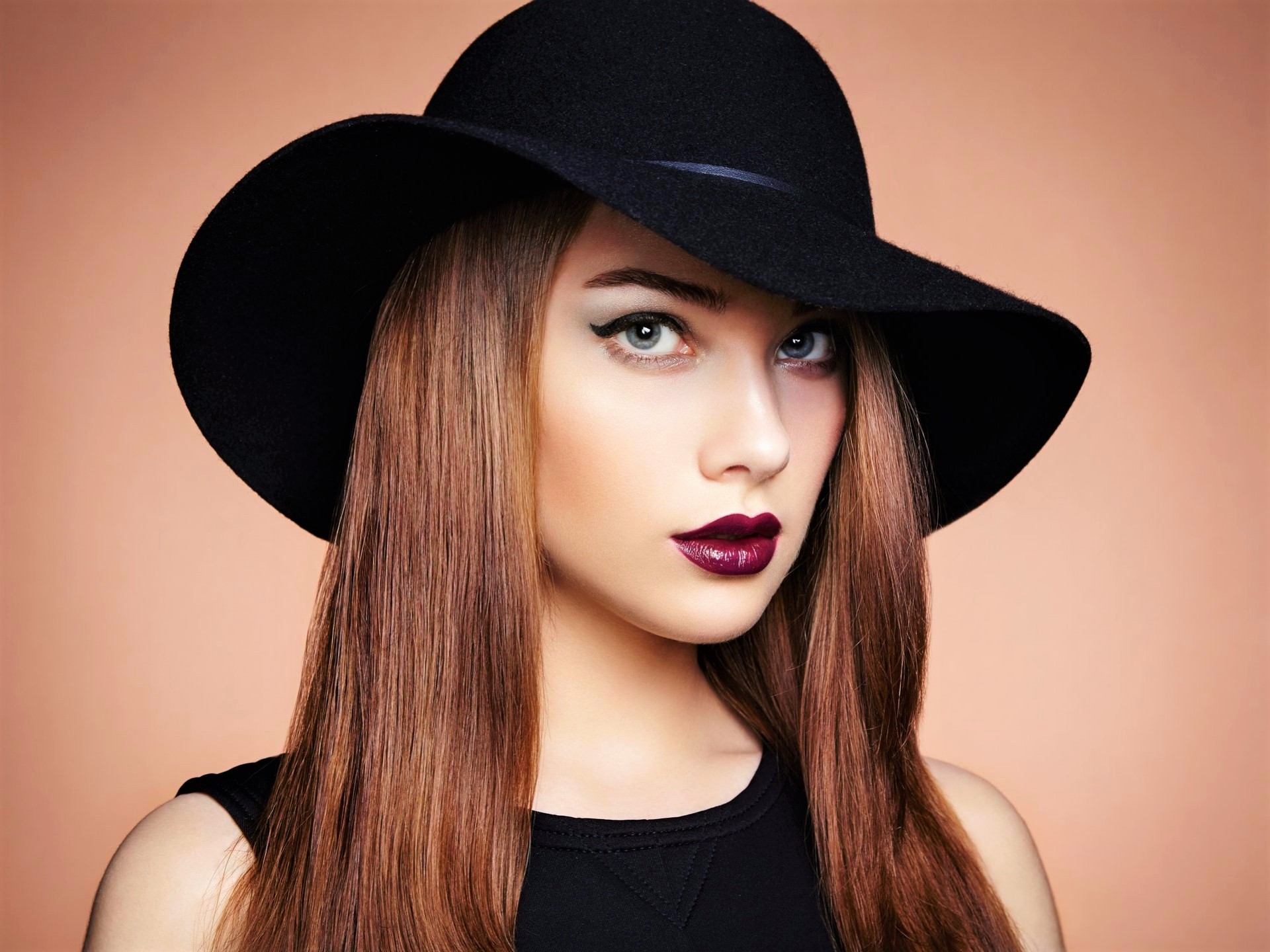 Download mobile wallpaper Face, Hat, Model, Women, Blue Eyes, Lipstick, Fedora (Hat) for free.