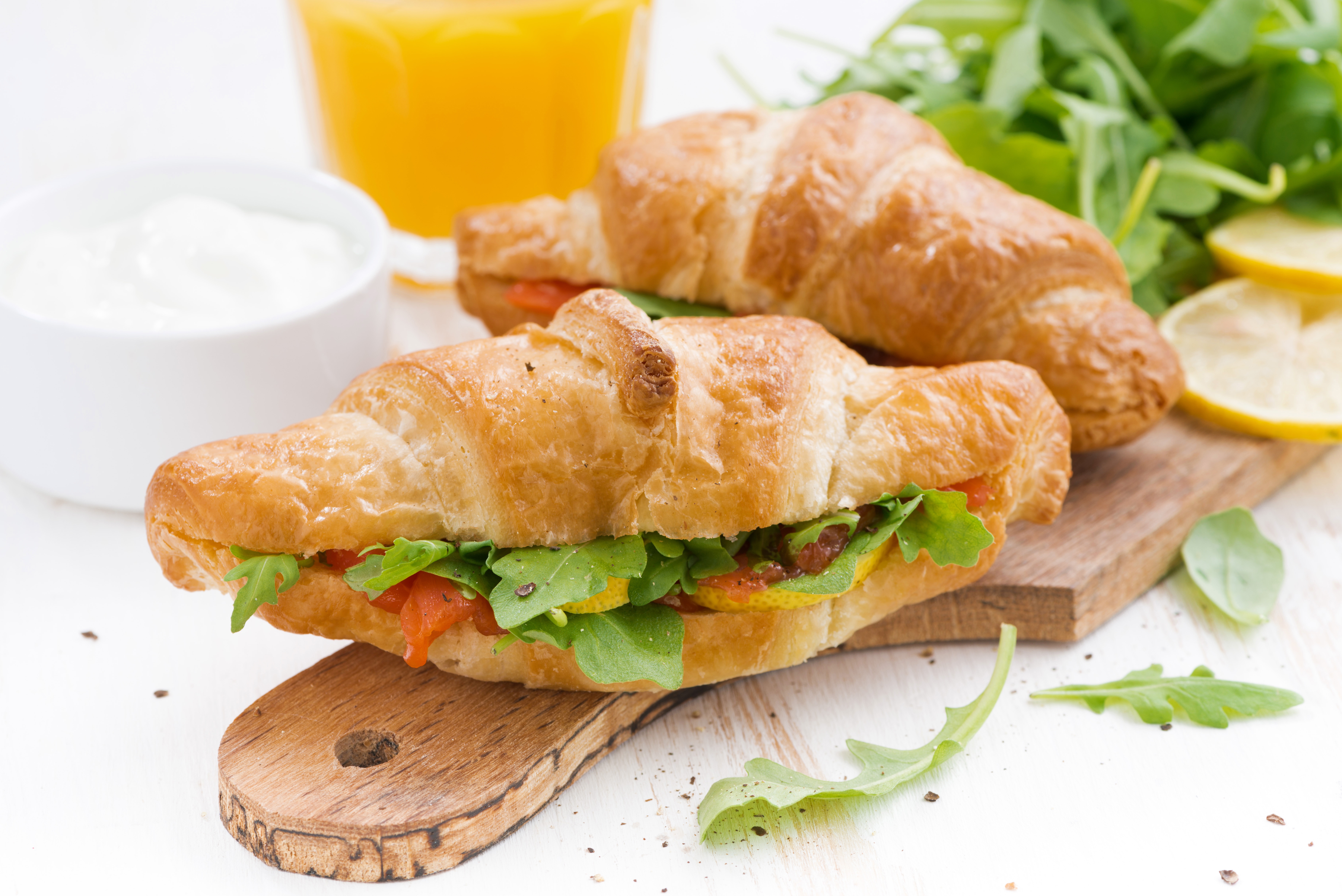 Handy-Wallpaper Croissant, Sandwich, Nahrungsmittel kostenlos herunterladen.