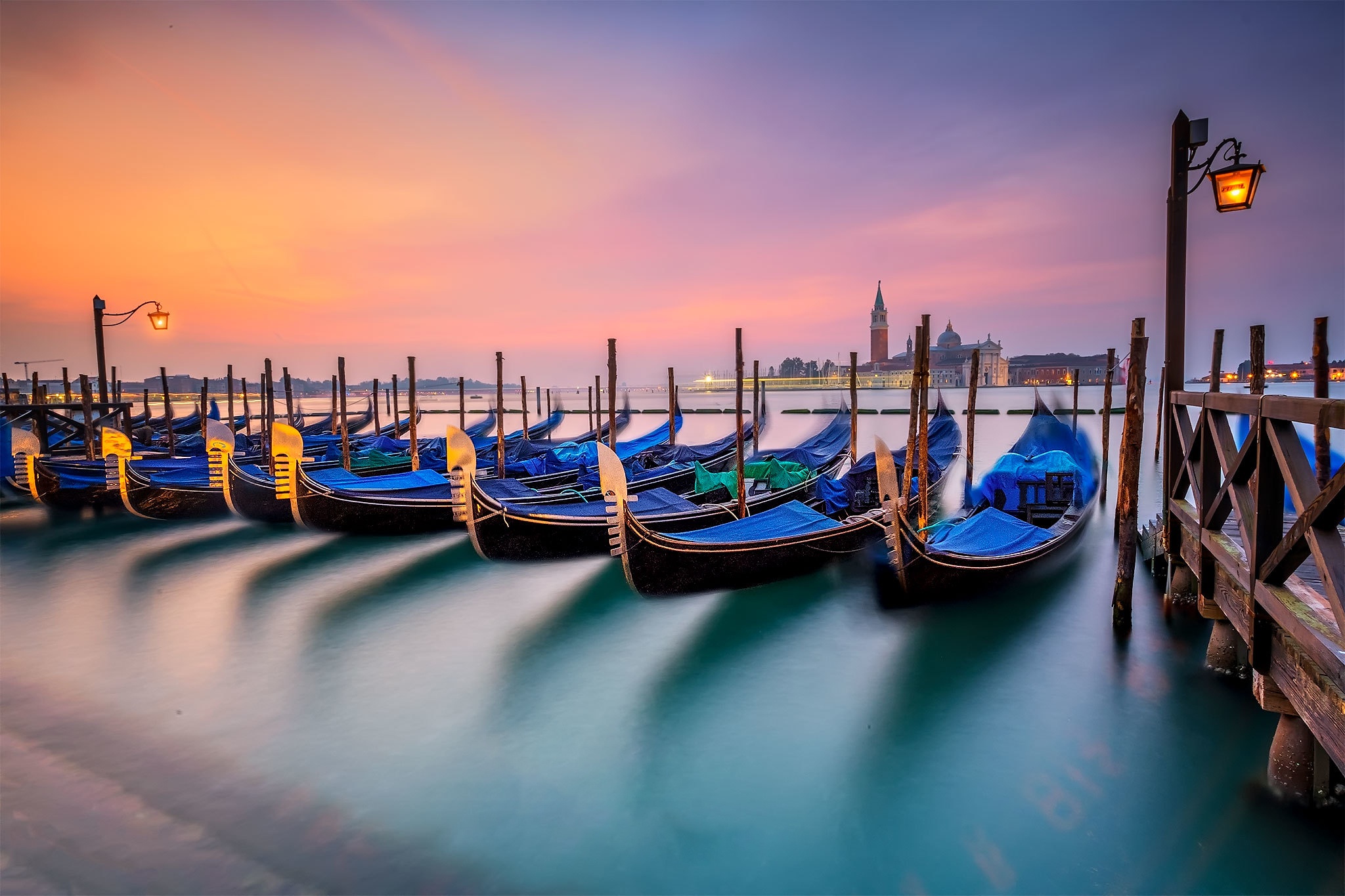Download mobile wallpaper Italy, Venice, Gondola, Vehicles for free.