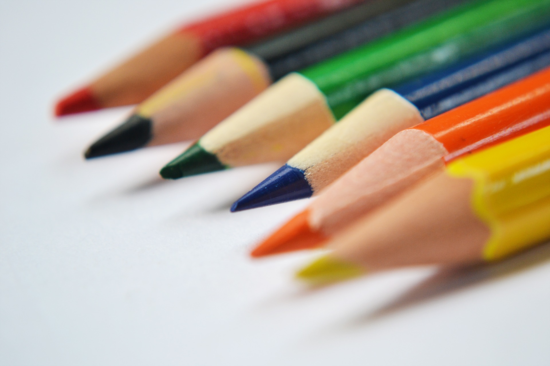 73887 скачать картинку цветные карандаши, разное, острие, радужные - обои и заставки бесплатно
