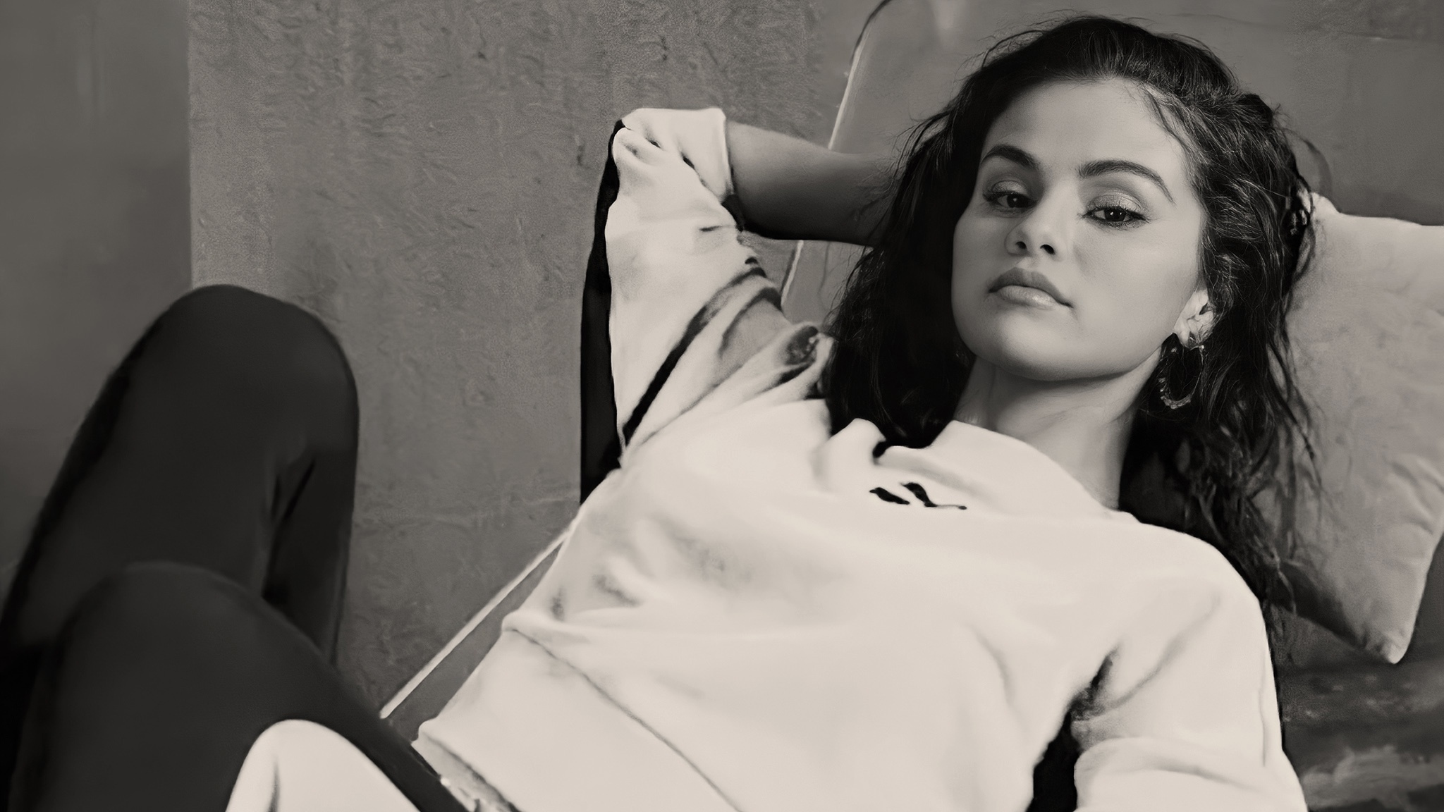 Baixar papel de parede para celular de Música, Selena Gomez, Cantor, Americano, Preto & Branco gratuito.