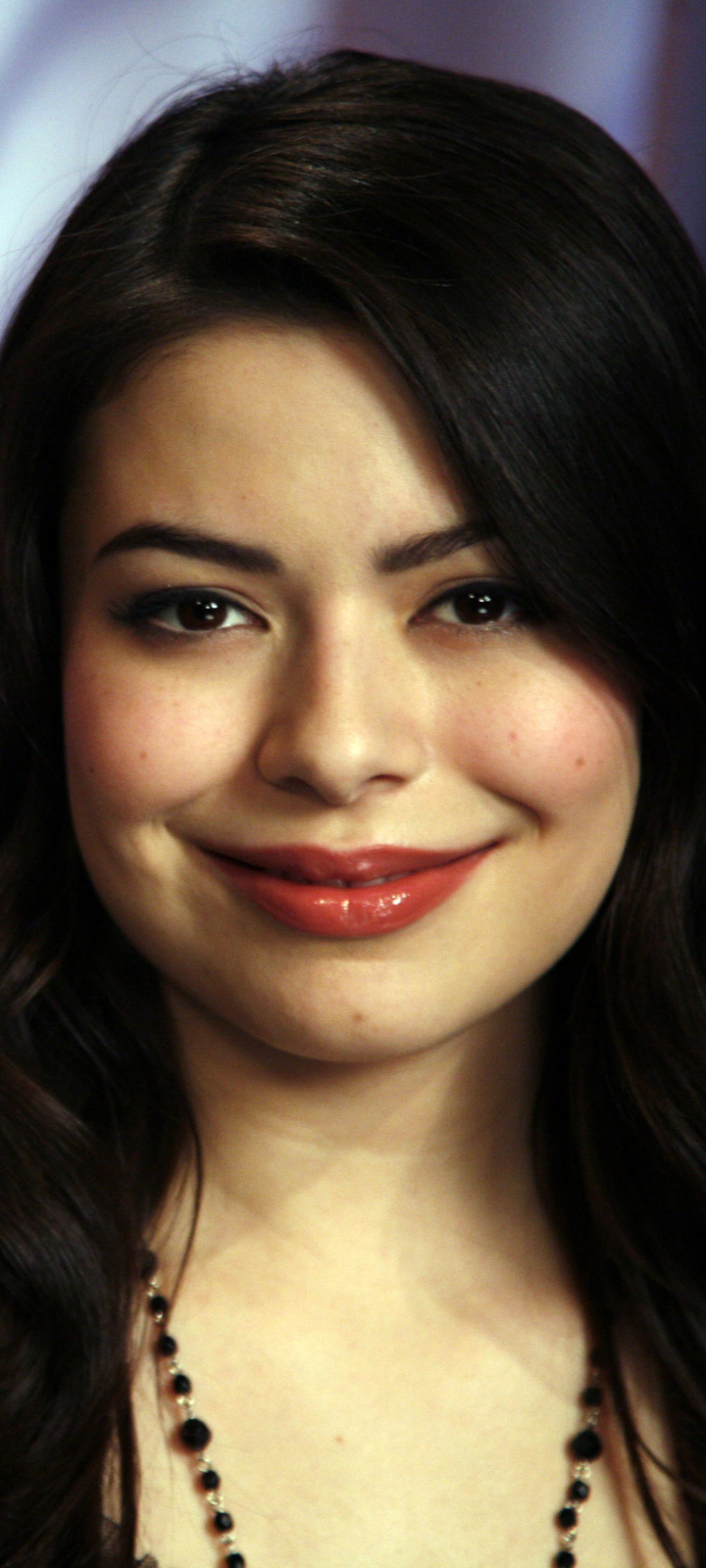 Download mobile wallpaper Celebrity, Miranda Cosgrove for free.