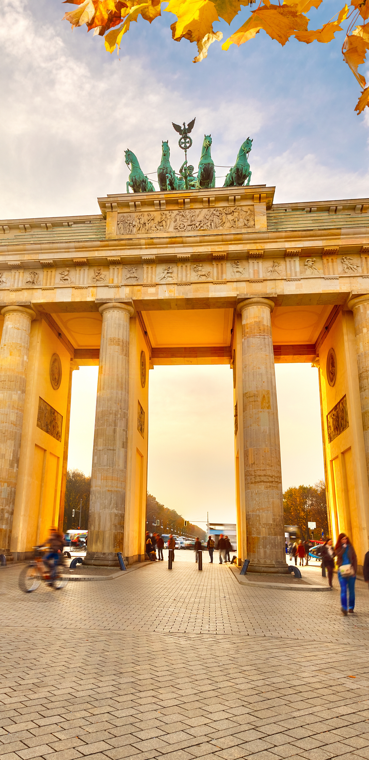 Download mobile wallpaper Berlin, Monuments, Monument, Germany, Man Made, Brandenburg Gate for free.