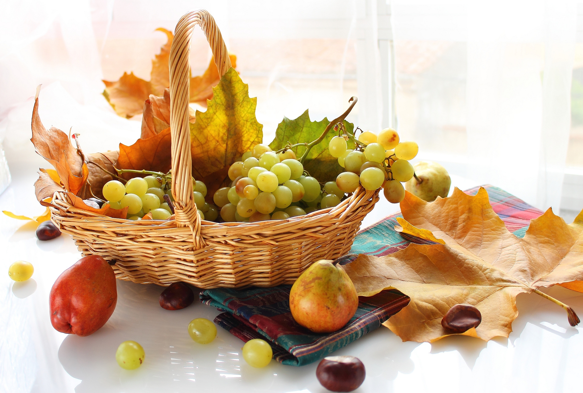 Descarga gratis la imagen Cesta, Canasta, Comida, Uvas, Frutas en el escritorio de tu PC
