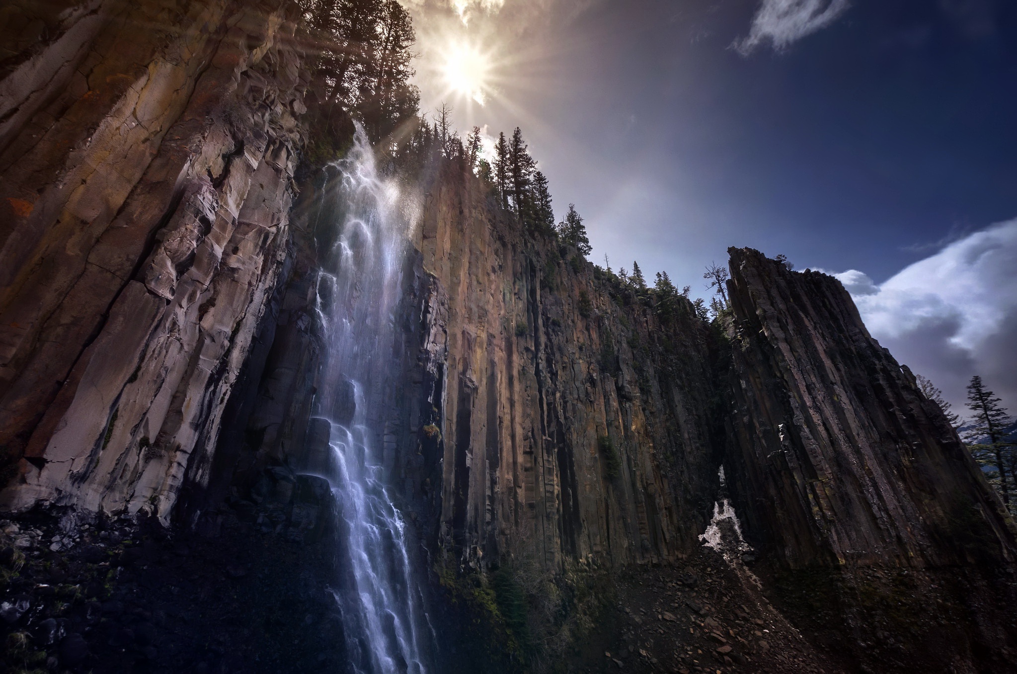 Descarga gratuita de fondo de pantalla para móvil de Naturaleza, Cascadas, Cascada, Acantilado, Tierra/naturaleza.