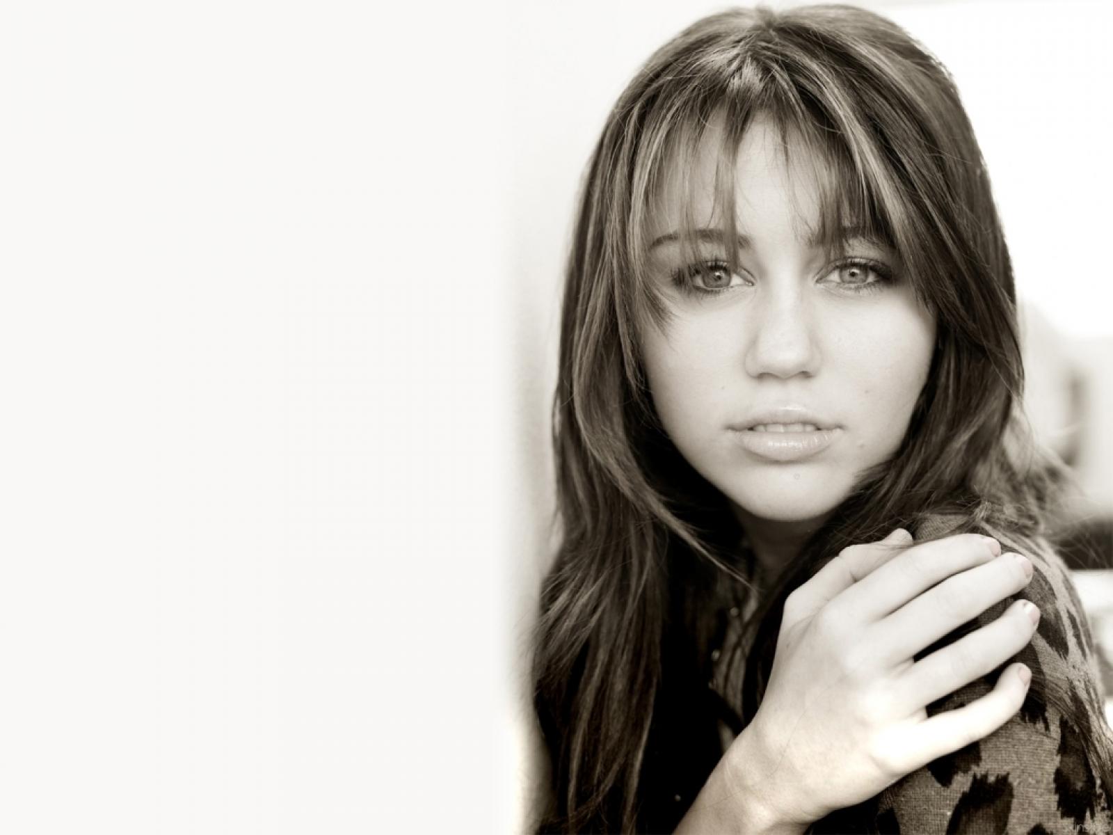 Free download wallpaper Music, Miley Cyrus on your PC desktop