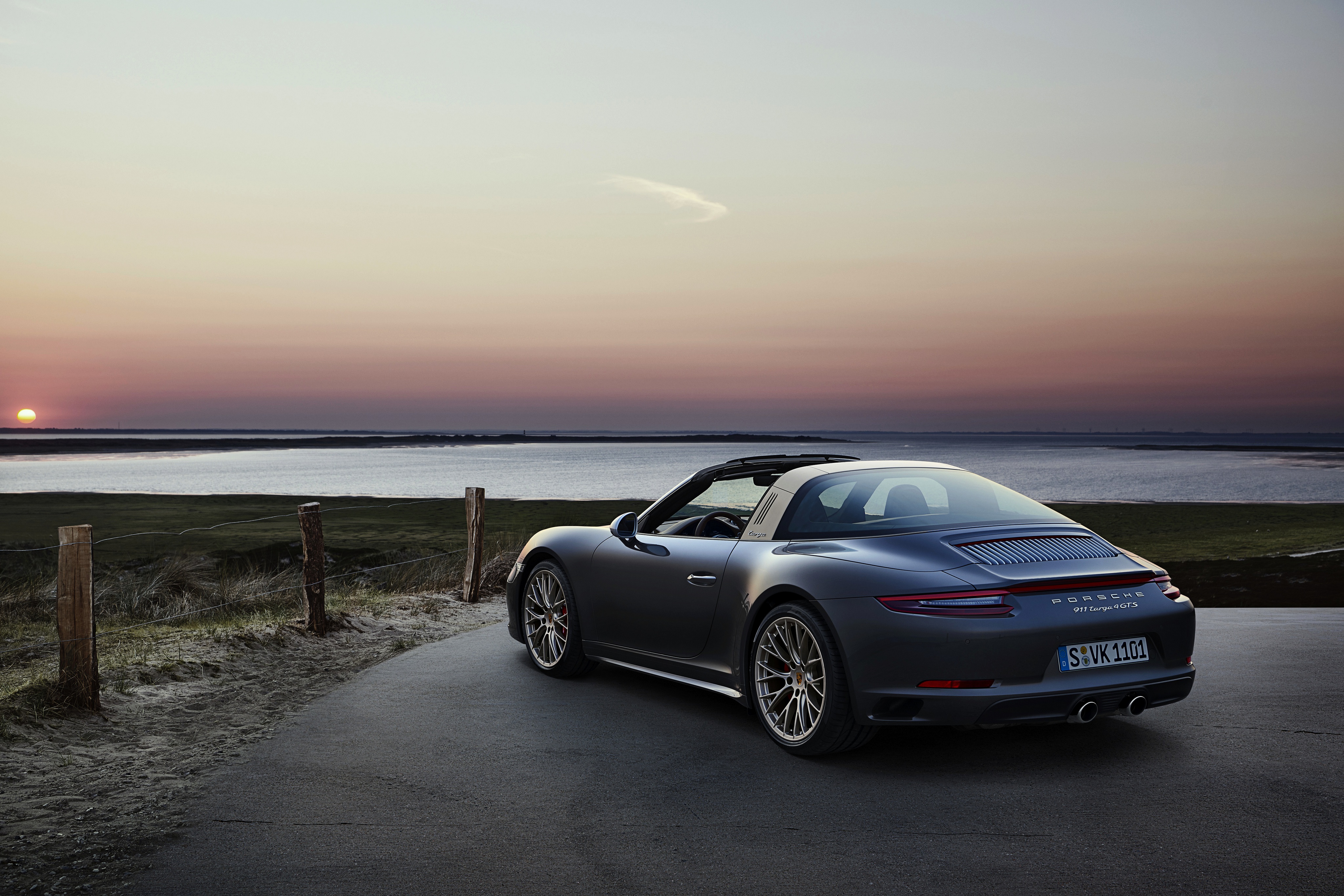 Descarga gratuita de fondo de pantalla para móvil de Porsche, Vehículos, Porsche 911 Targa, Porsche 911 Targa 4 Gts.