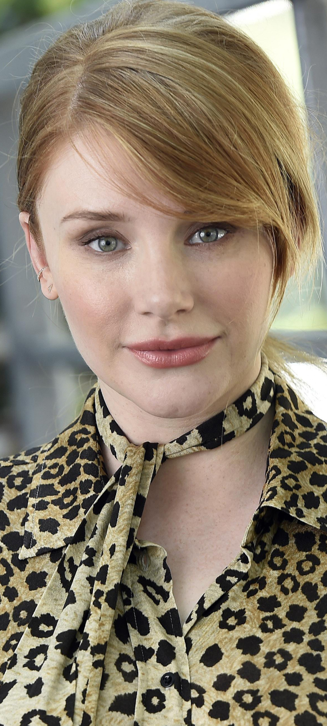 Descarga gratuita de fondo de pantalla para móvil de Rubio, Americano, Celebridades, Actriz, Rubia, Bryce Dallas Howard.